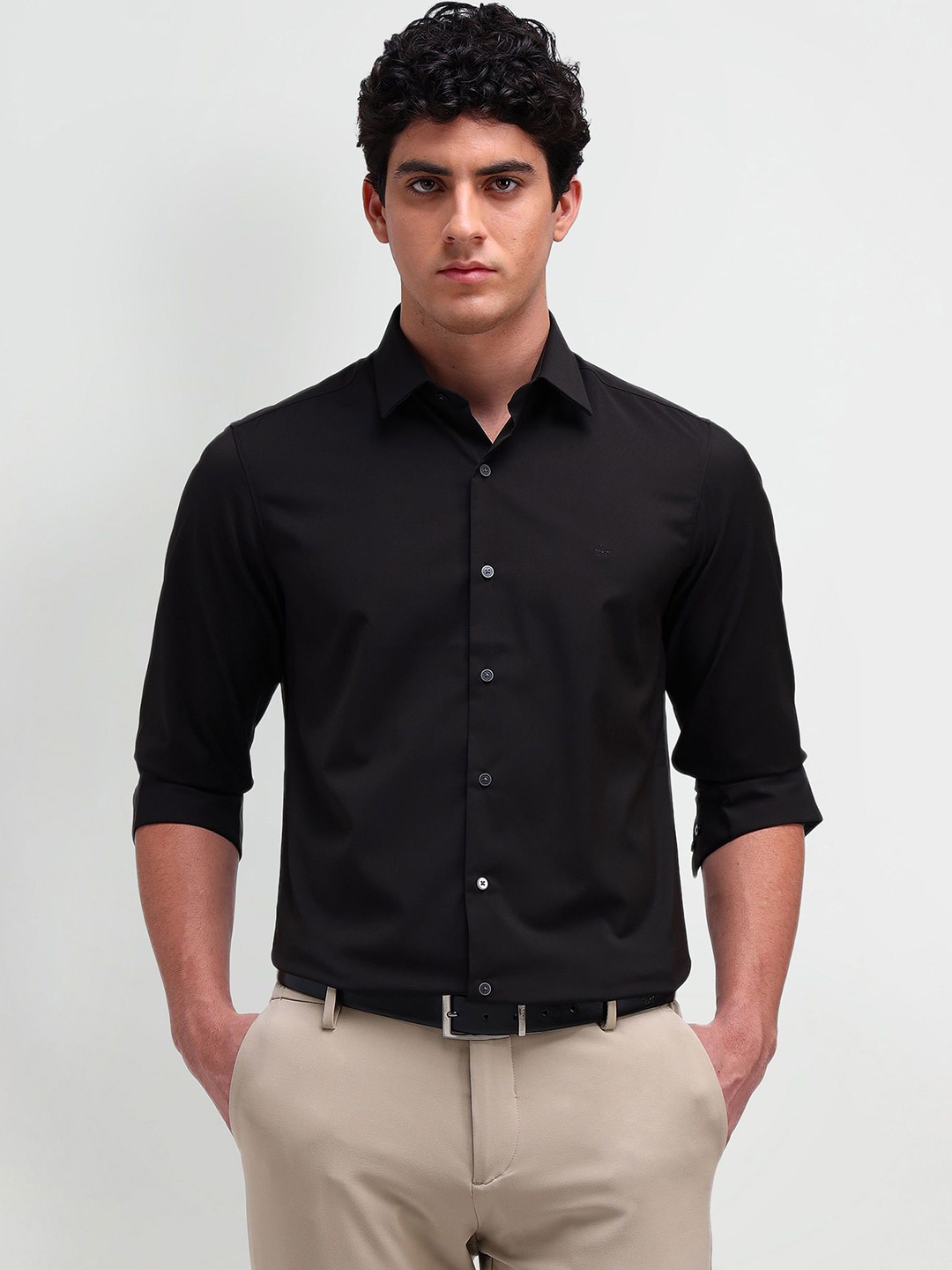 

Arrow New York Men Modern Spread Collar Solid Slim Fit Formal Shirt, Black