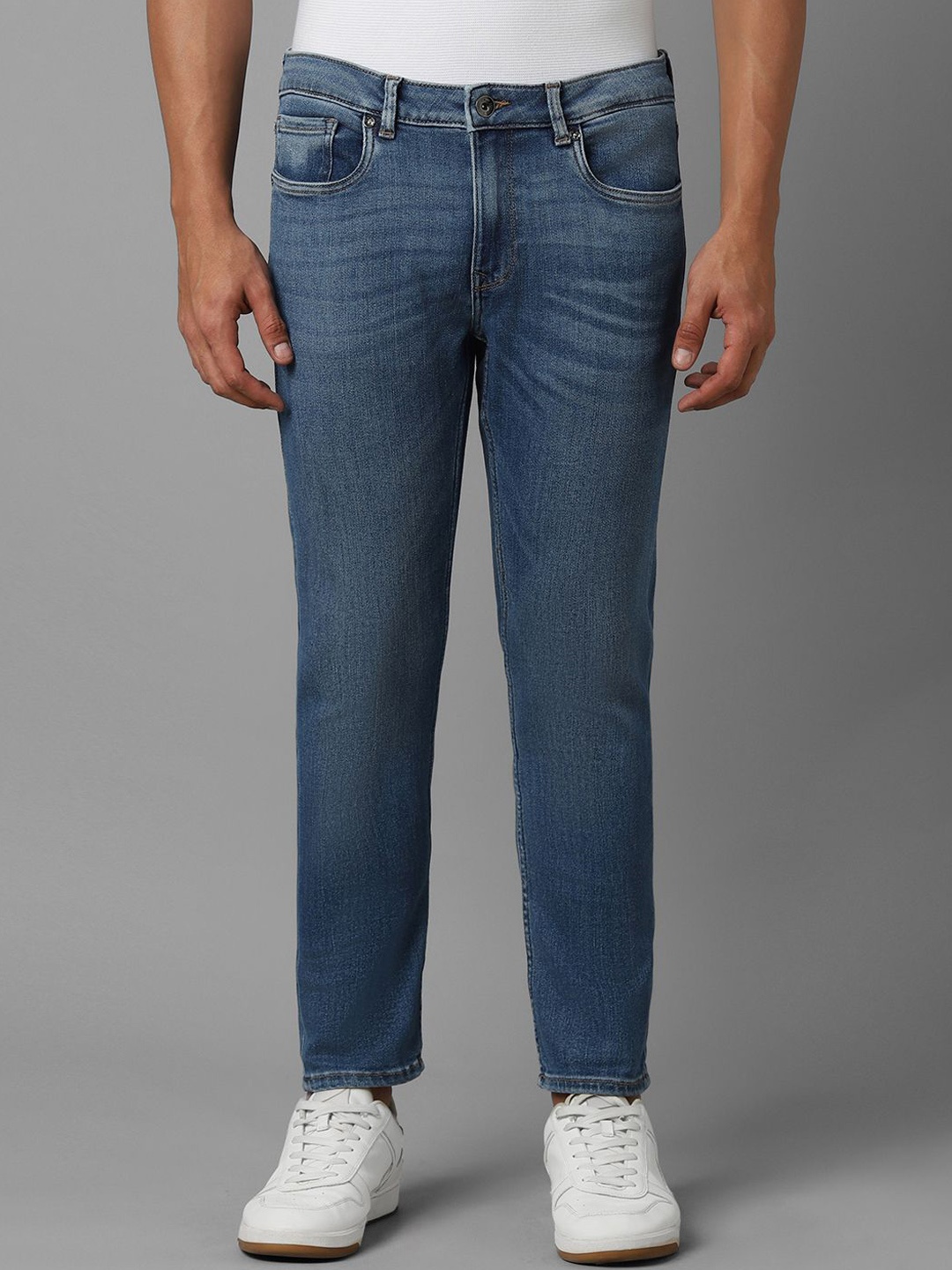 

Louis Philippe Jeans Men Heavy Fade Mid Rise Regular Fit Jeans, Navy blue