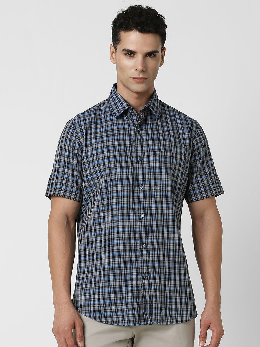 

Van Heusen Sport Men Spread Collar Checked Cotton Slim Fit Casual Shirt, Navy blue