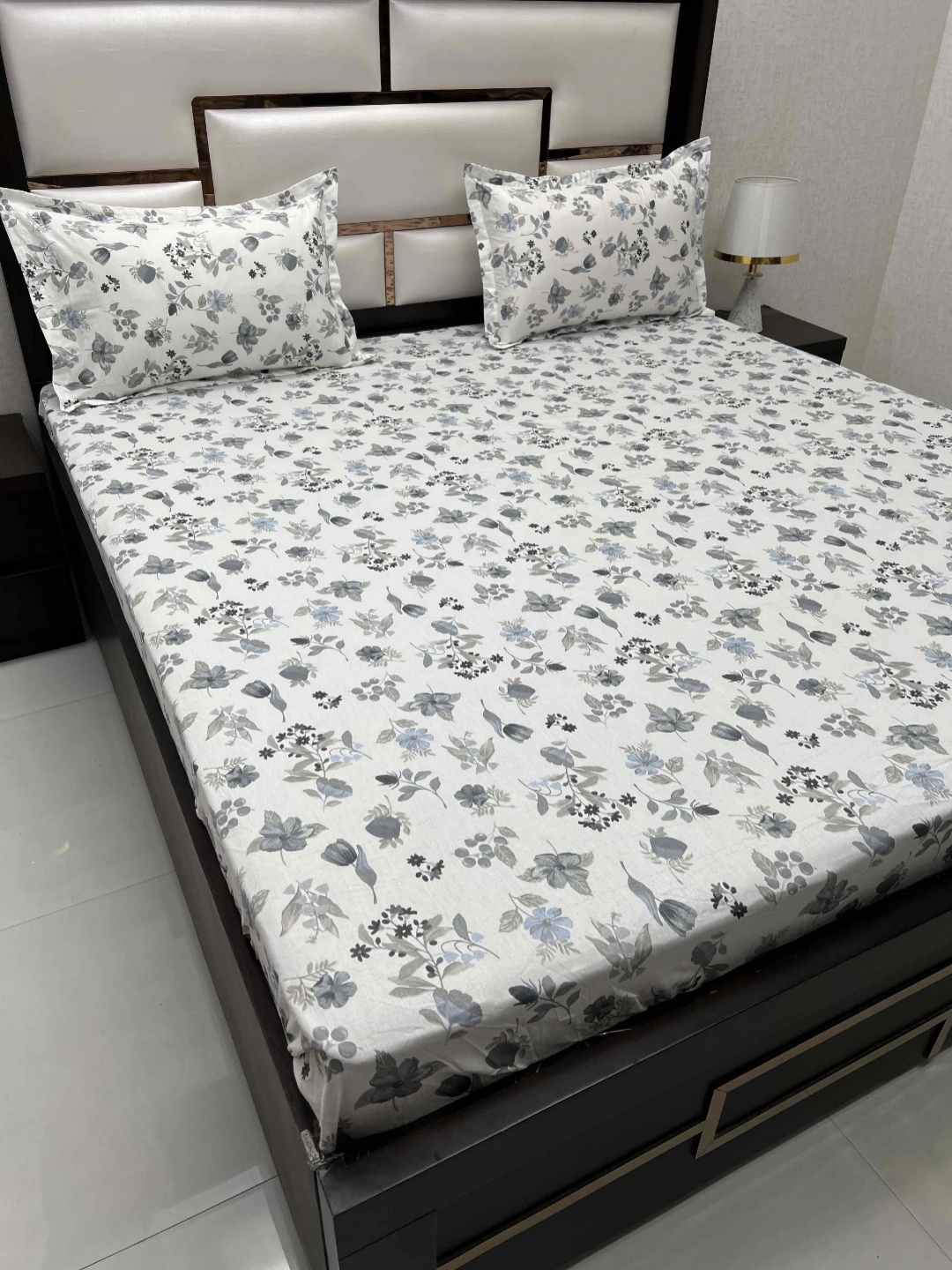 

Pure Decor Royal Velar White Floral Pure Cotton 300 TC King Bedsheet & 2 Pillow Covers