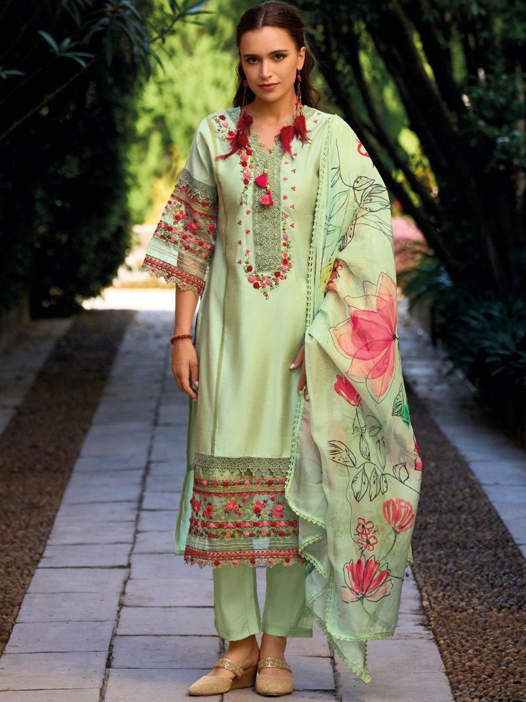 

AUTUMN LANE Floral Printed Pakistani Style Kurta With Trouser & Dupatta, Green