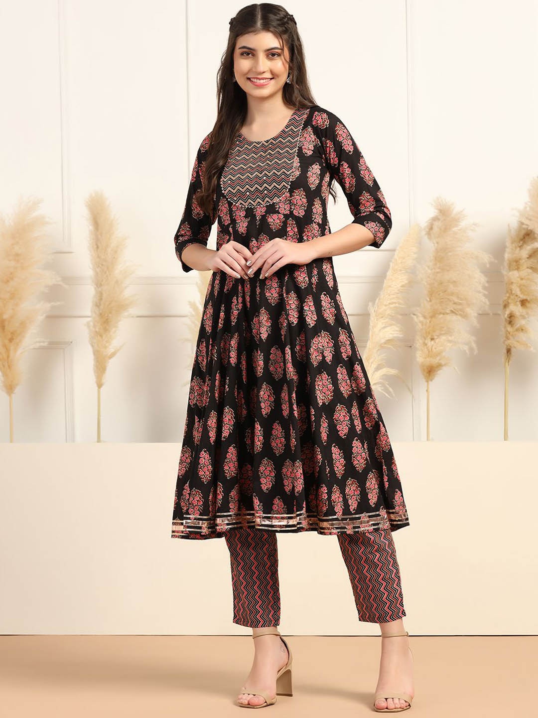 

FASHION DREAM Floral Printed Round Neck A-Line Kurta with Trouser, Black