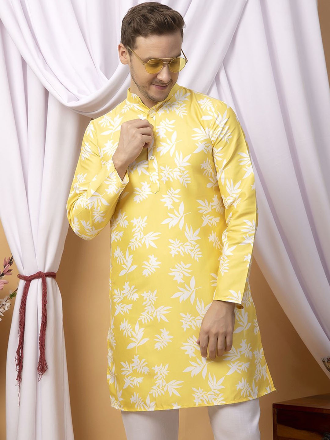 

Hangup Floral Printed Mandarin Collar Straight Kurta, Black