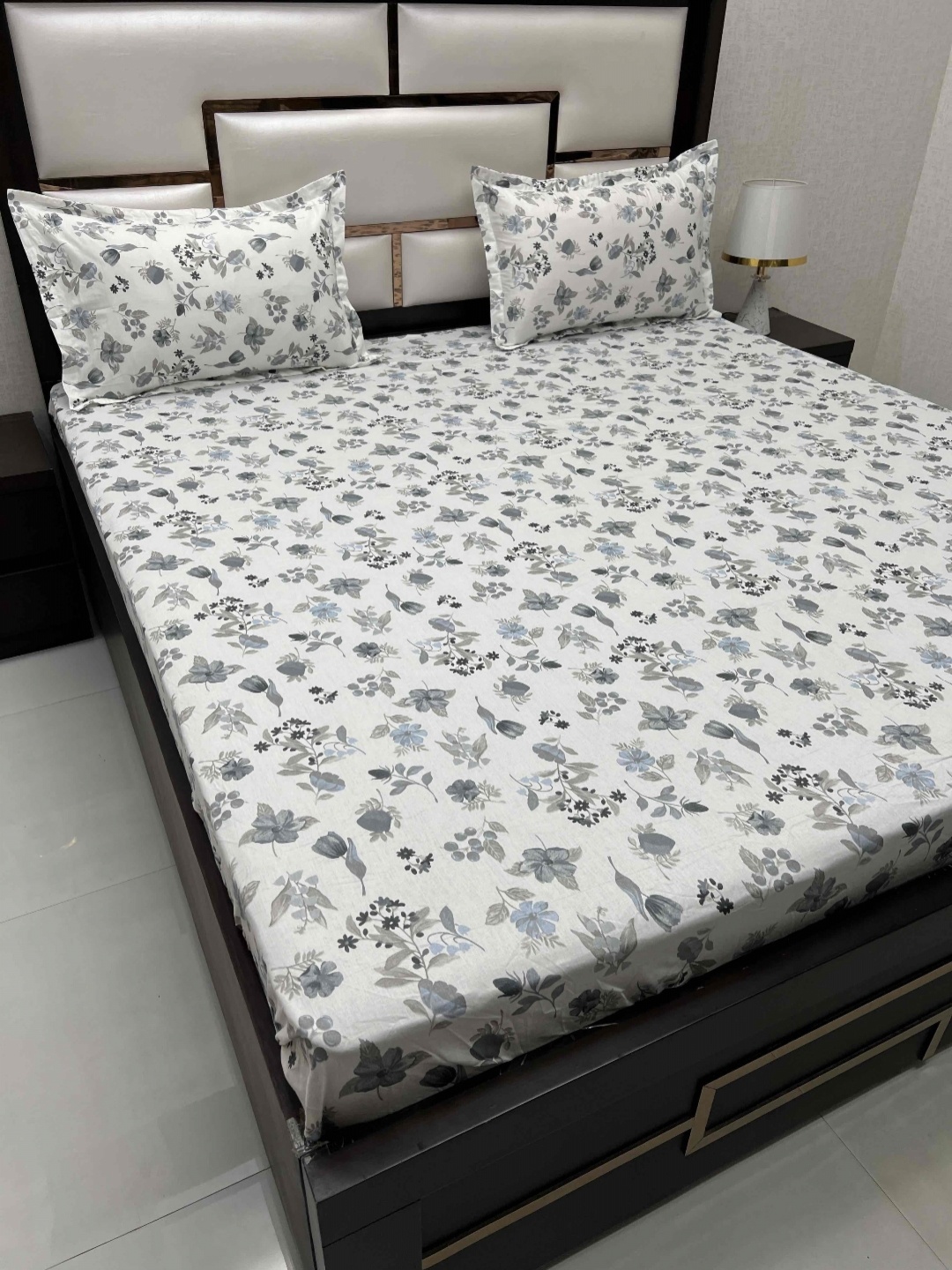 

Pure Decor royal velar White Floral Pure Cotton 250 TC King Bedsheet with 2 Pillow Covers