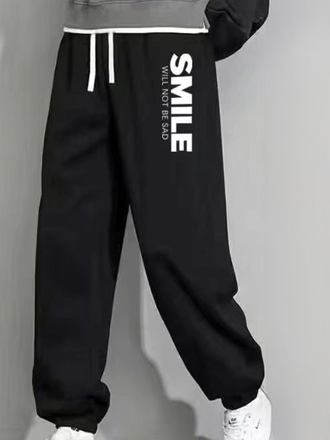 

StyleCast Men Printed Relaxed-Fit Joggers, Black