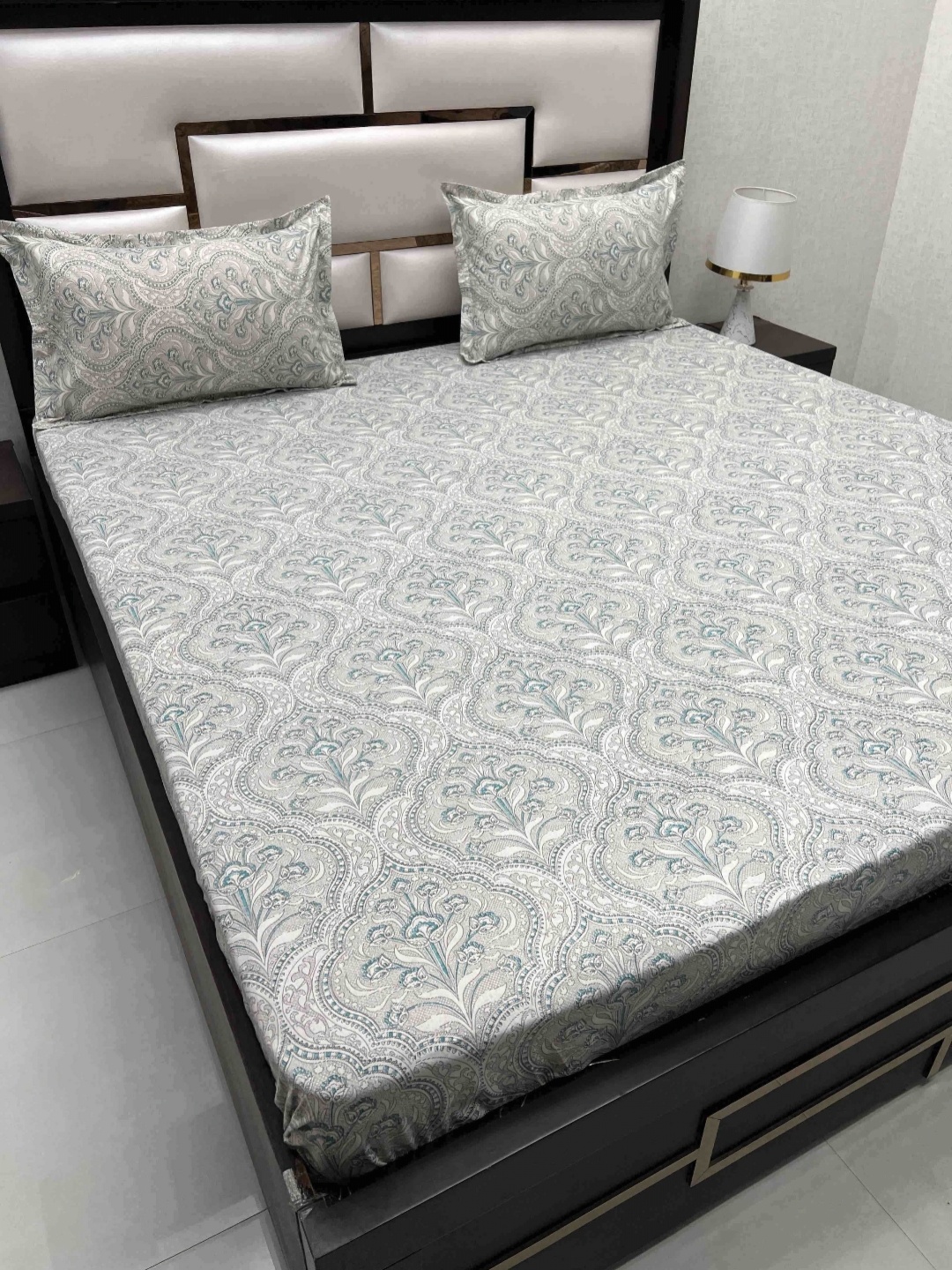 

Pure Decor Grey Floral Printed Pure Cotton 300 TC King Bedsheet & 2 Pillow Covers