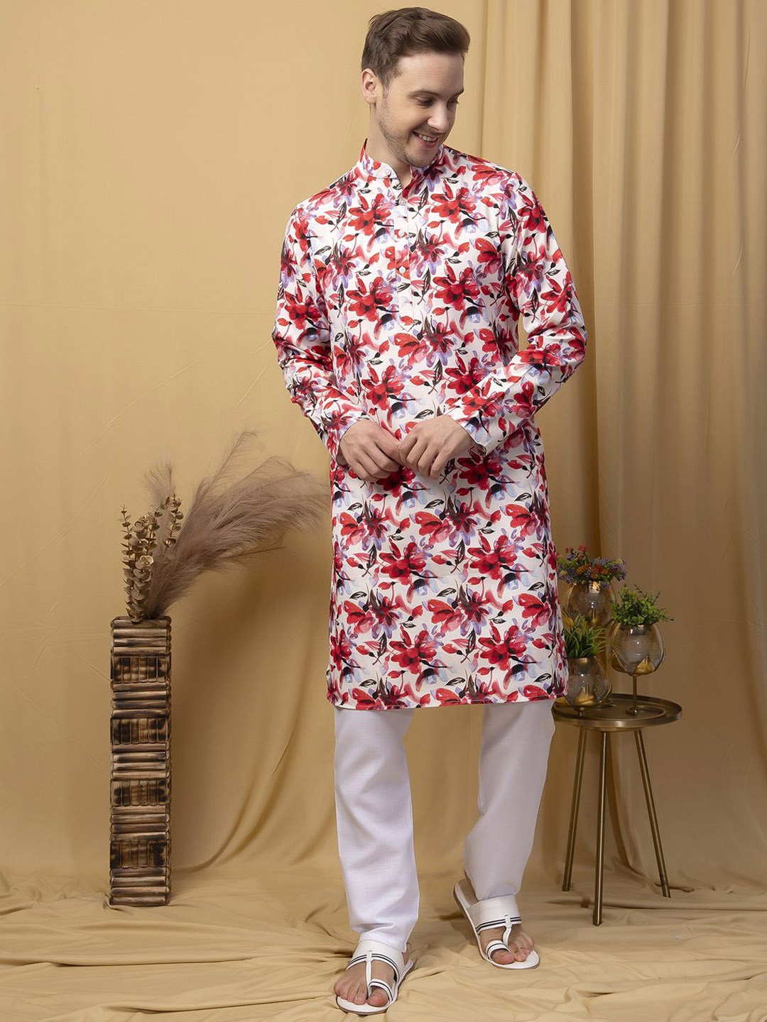 

Hangup Floral Printed Mandarin Collar Straight Kurta with Pyjamas, Red