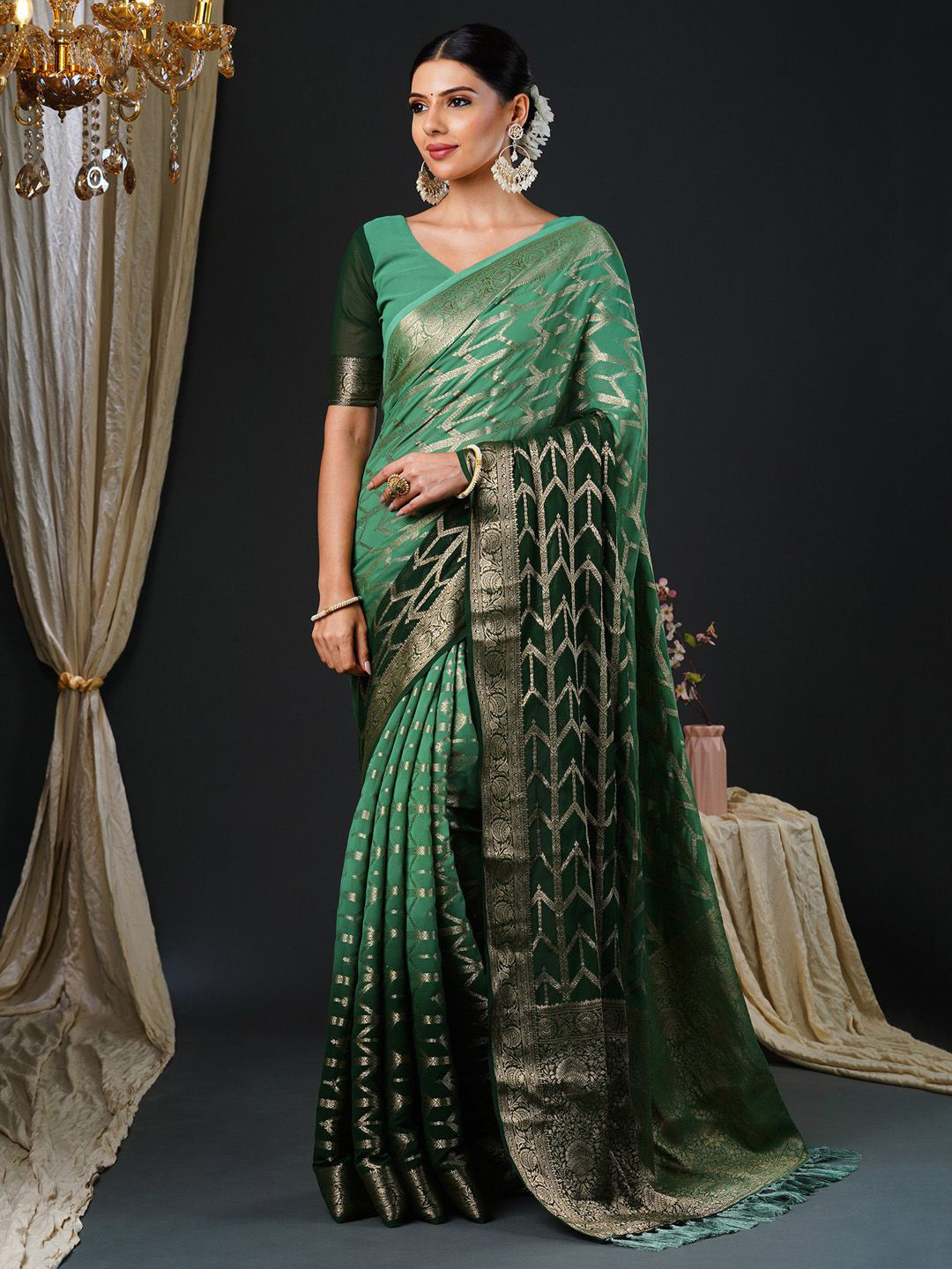 

Anouk Woven Design Ethnic Motifs Zari Kanjeevaram Saree, Green