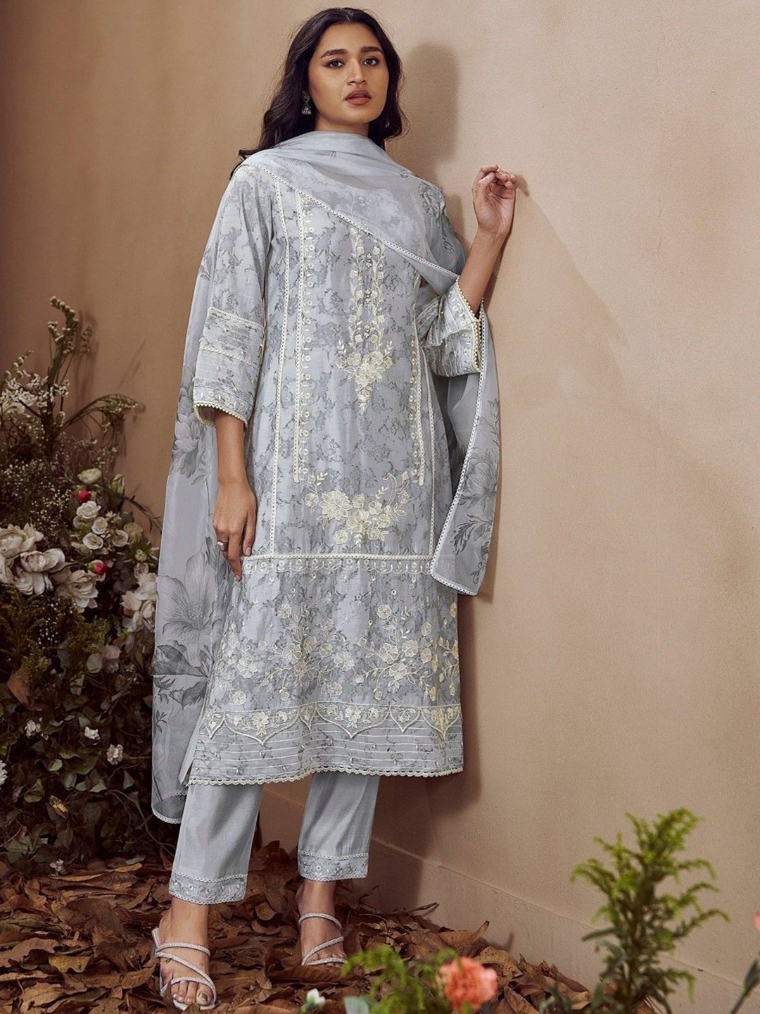 

AUTUMN LANE Ethnic Motifs Embroidered Straight Kurta With Trouser & Dupatta, Grey