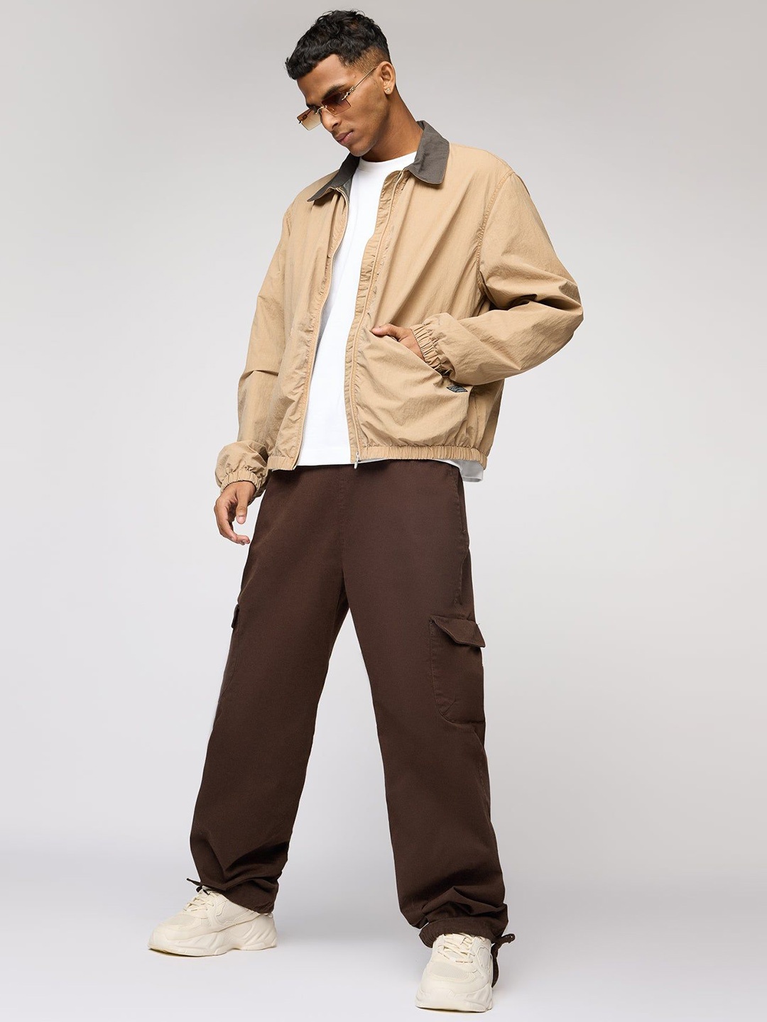 

FREAKINS Men Solid High-Rise Cargos Trouser, Brown