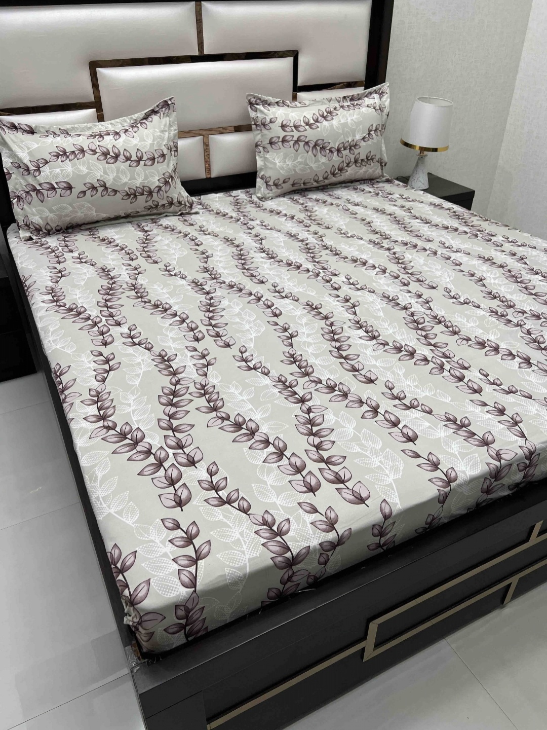 

Pure Decor Amulya Beige & White Printed 240 TC Microfiber Double Queen Bedsheet Set