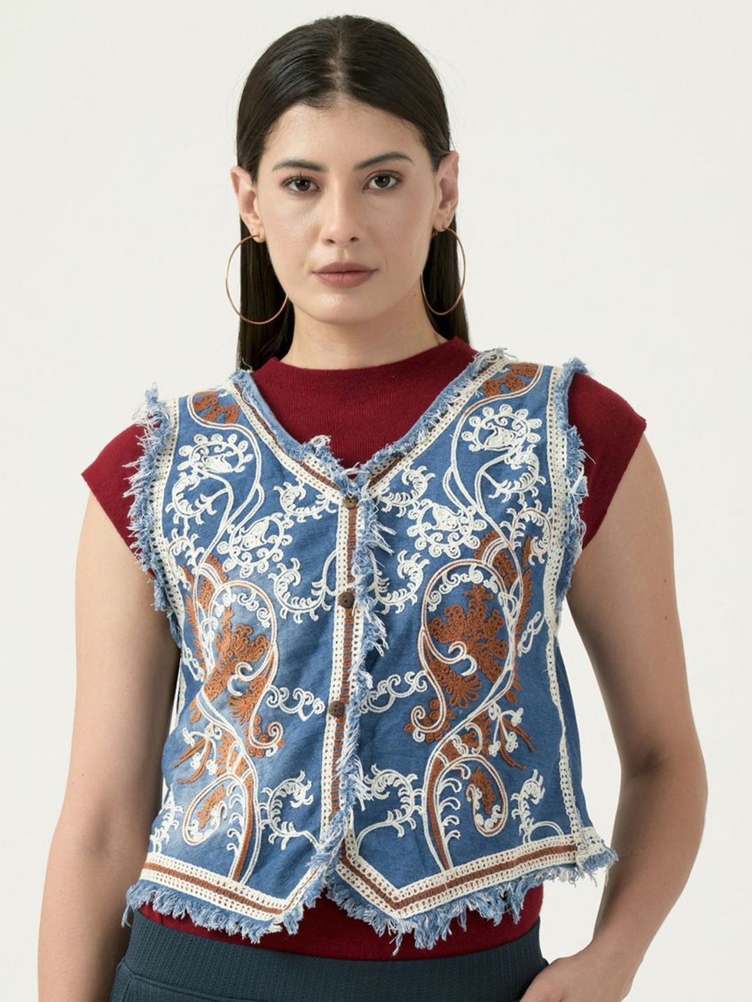 

Albion By CnM Women Ethnic Motifs Printed V-Neck Top, Blue