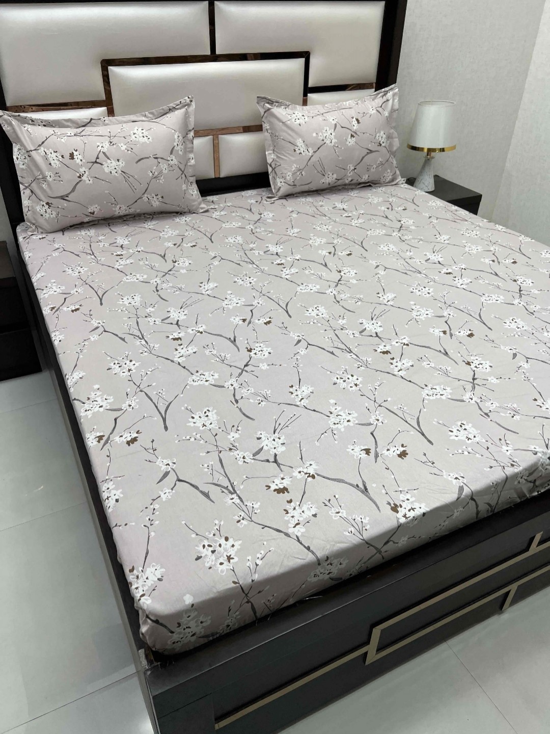 

Pure Decor Royal Velar Grey Floral 260 TC Cotton King Bedsheet With 2 Pillow Covers