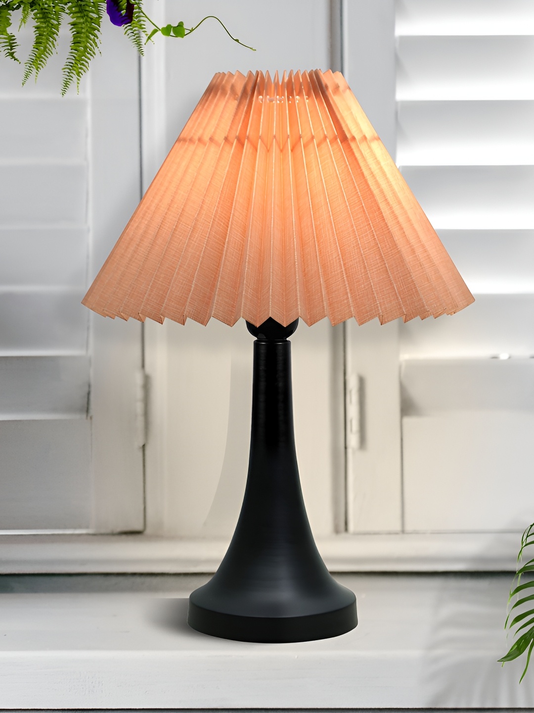 

Homesake Brown & Black Textured Frusturical Shaped Table Lamp