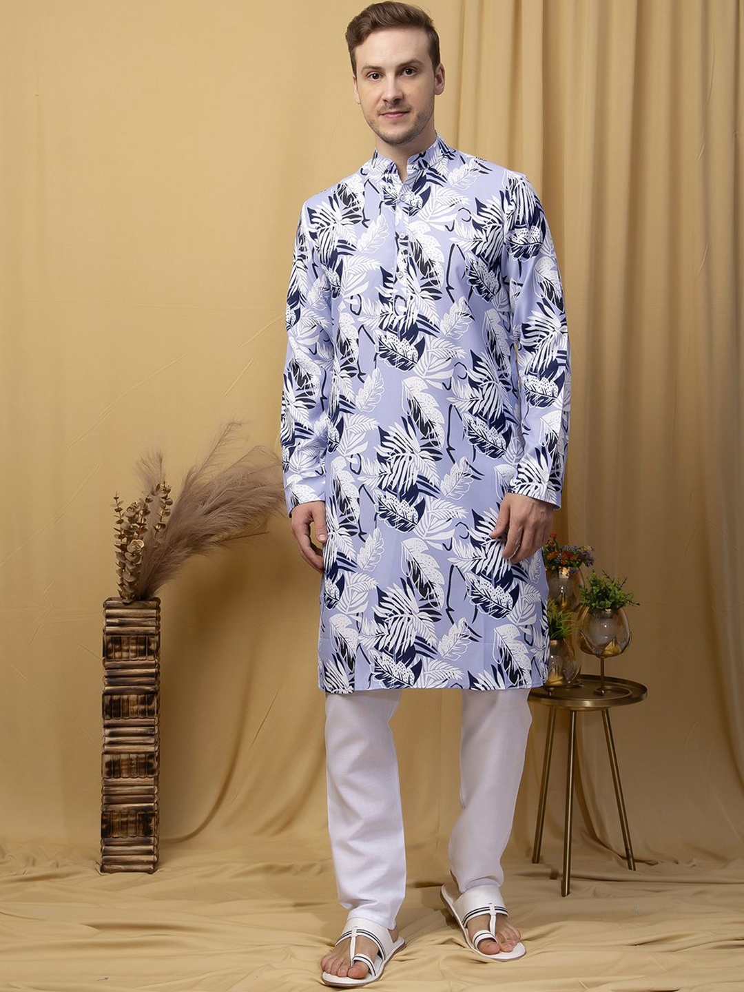 

Hangup Tropical Printed Mandarin Collar Straight Kurta with Pyjamas, Purple
