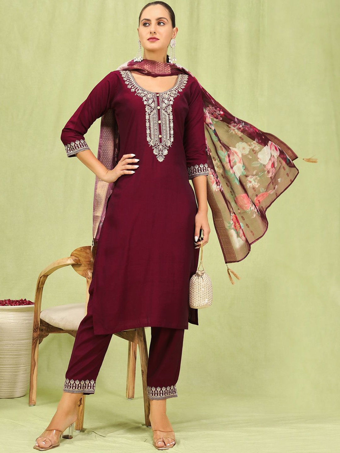 

VredeVogel Floral Yoke Design Regular Sequinned Kurta With Trousers & Dupatta, Maroon