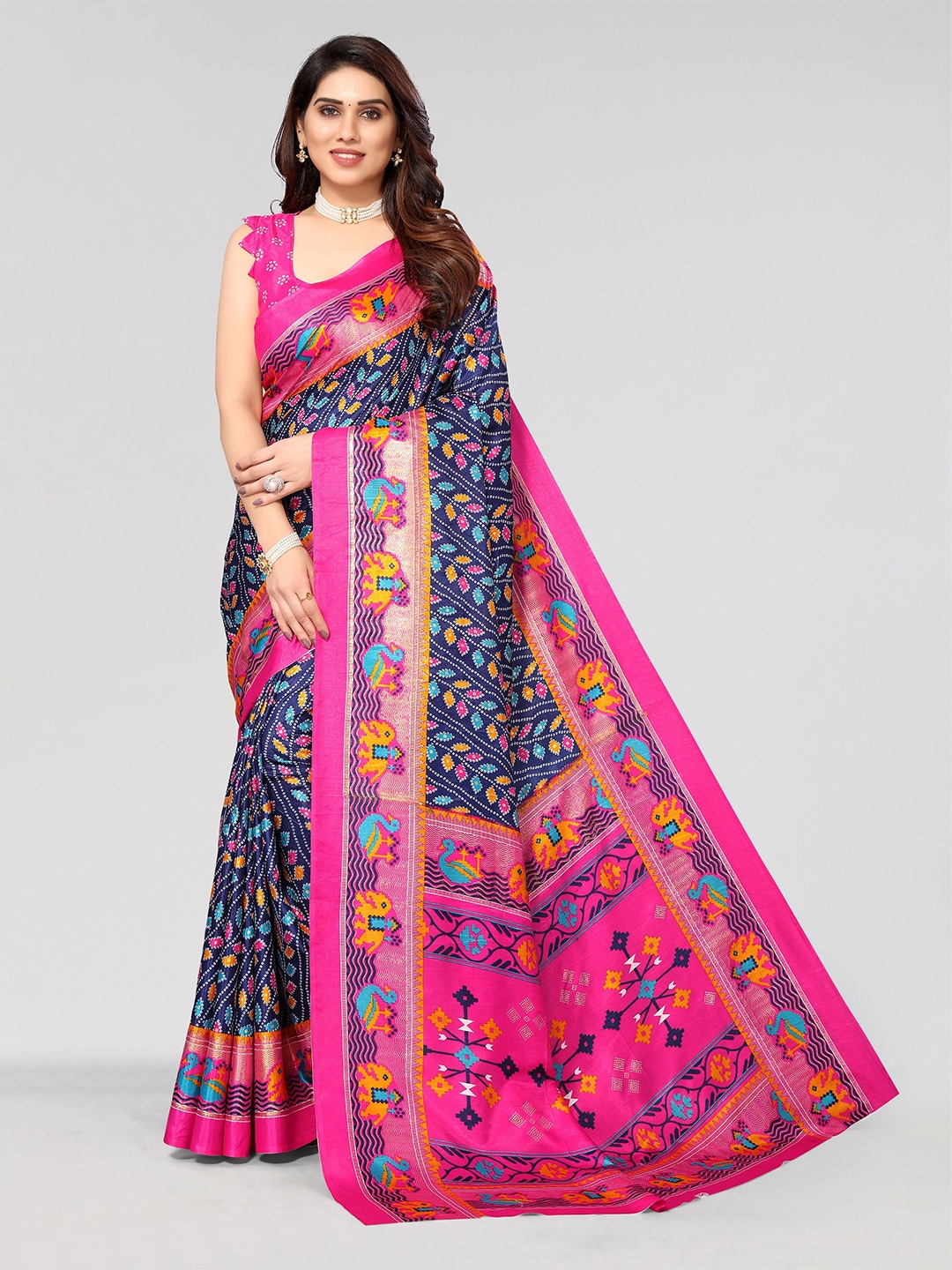 

VIRICA Bandhani Printed Saree With Blouse Piece, Navy blue