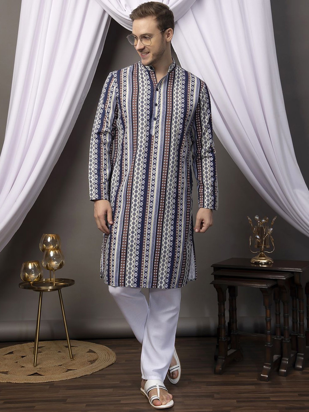 

Hangup Ethnic Motifs Printed Cotton Straight Kurta with Pyjamas, Navy blue