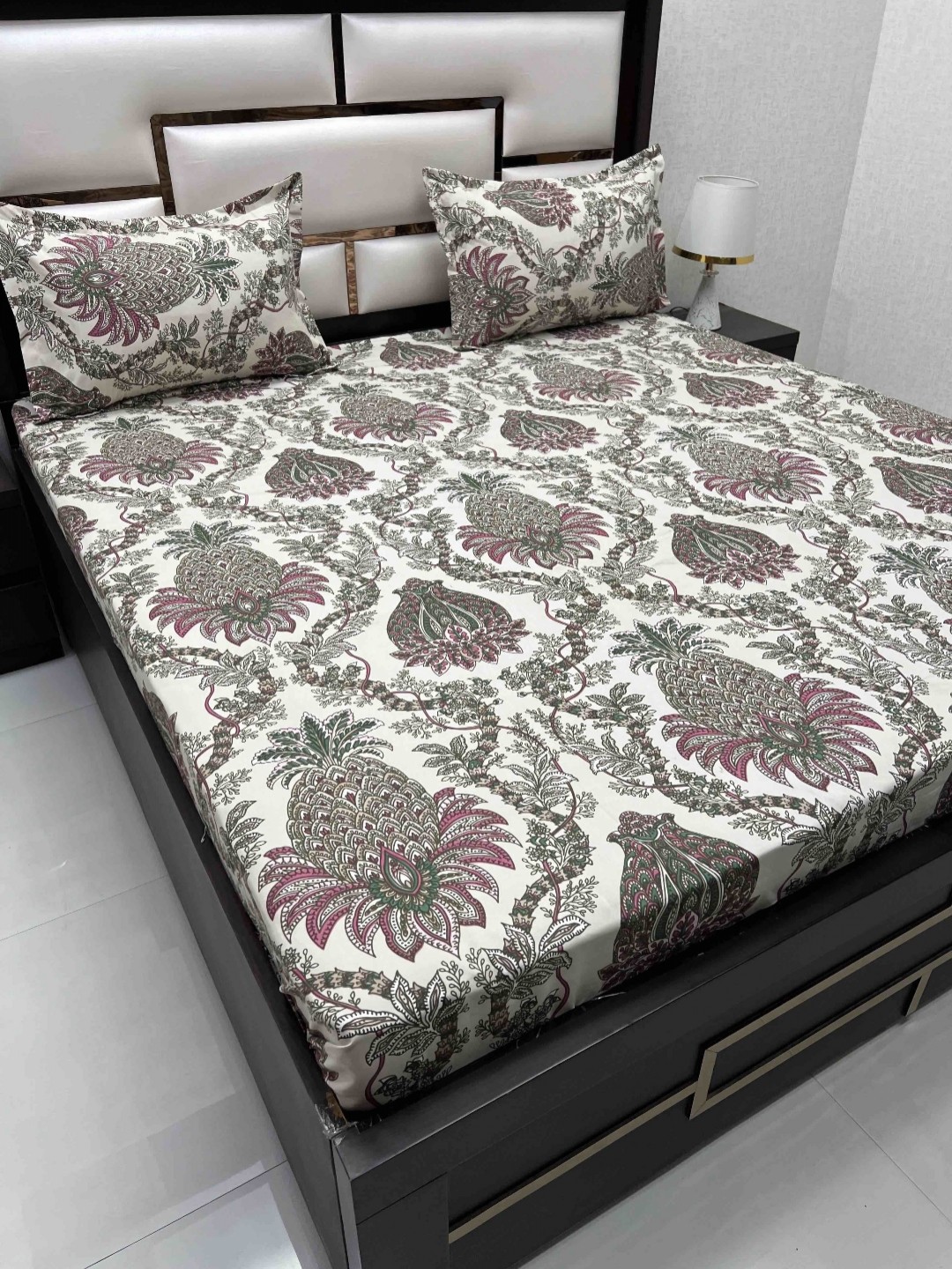 

Pure Decor Amulya White Ethnic Motifs Microfiber 260 TC Queen Bedsheet & 2 Pillow Covers