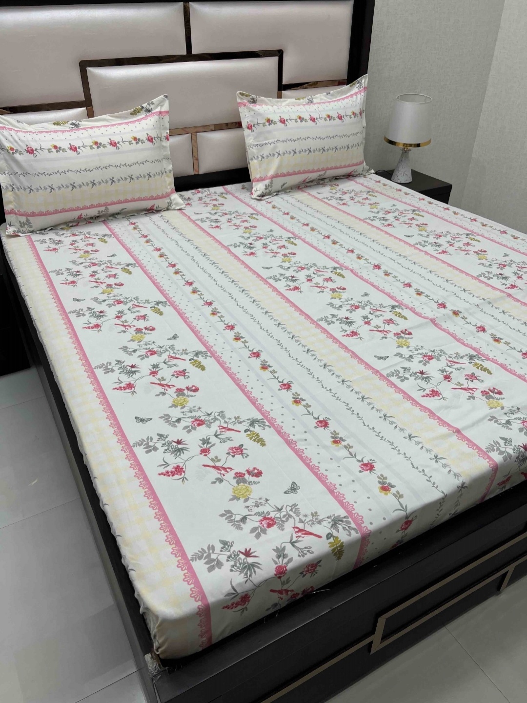 

Pure Decor Amulya White & Pink Printed 250 TC Microfiber Double Queen Bedsheet Set