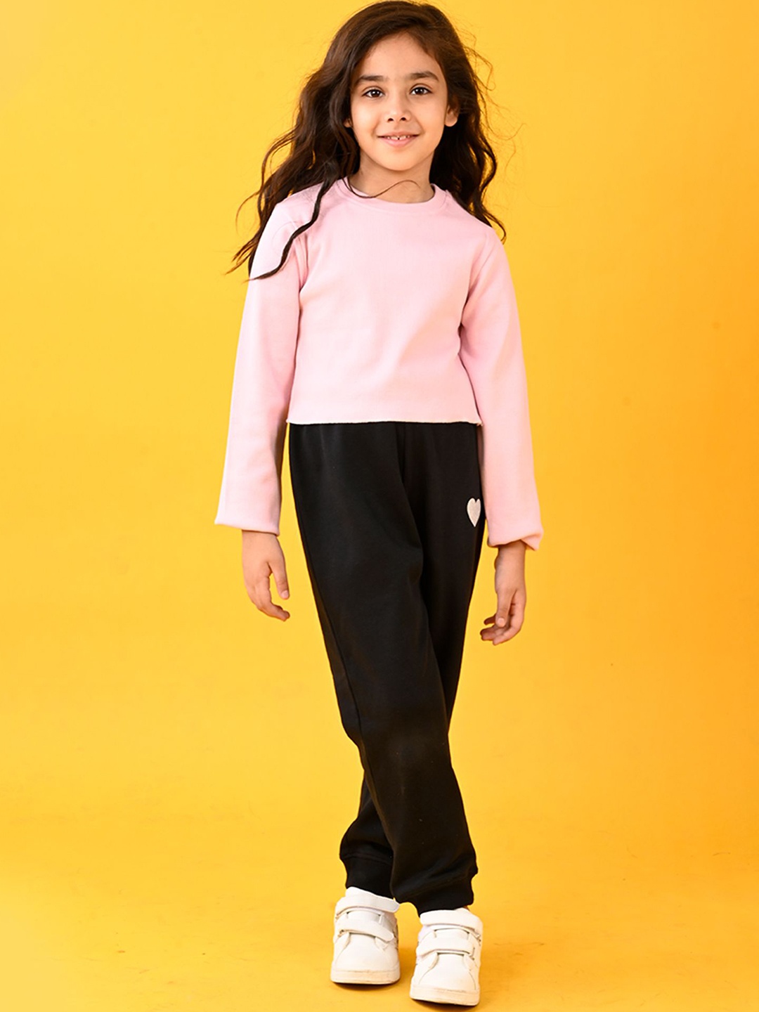 

Anthrilo Girls Round Neck Sweatshirt And Joggers, Pink