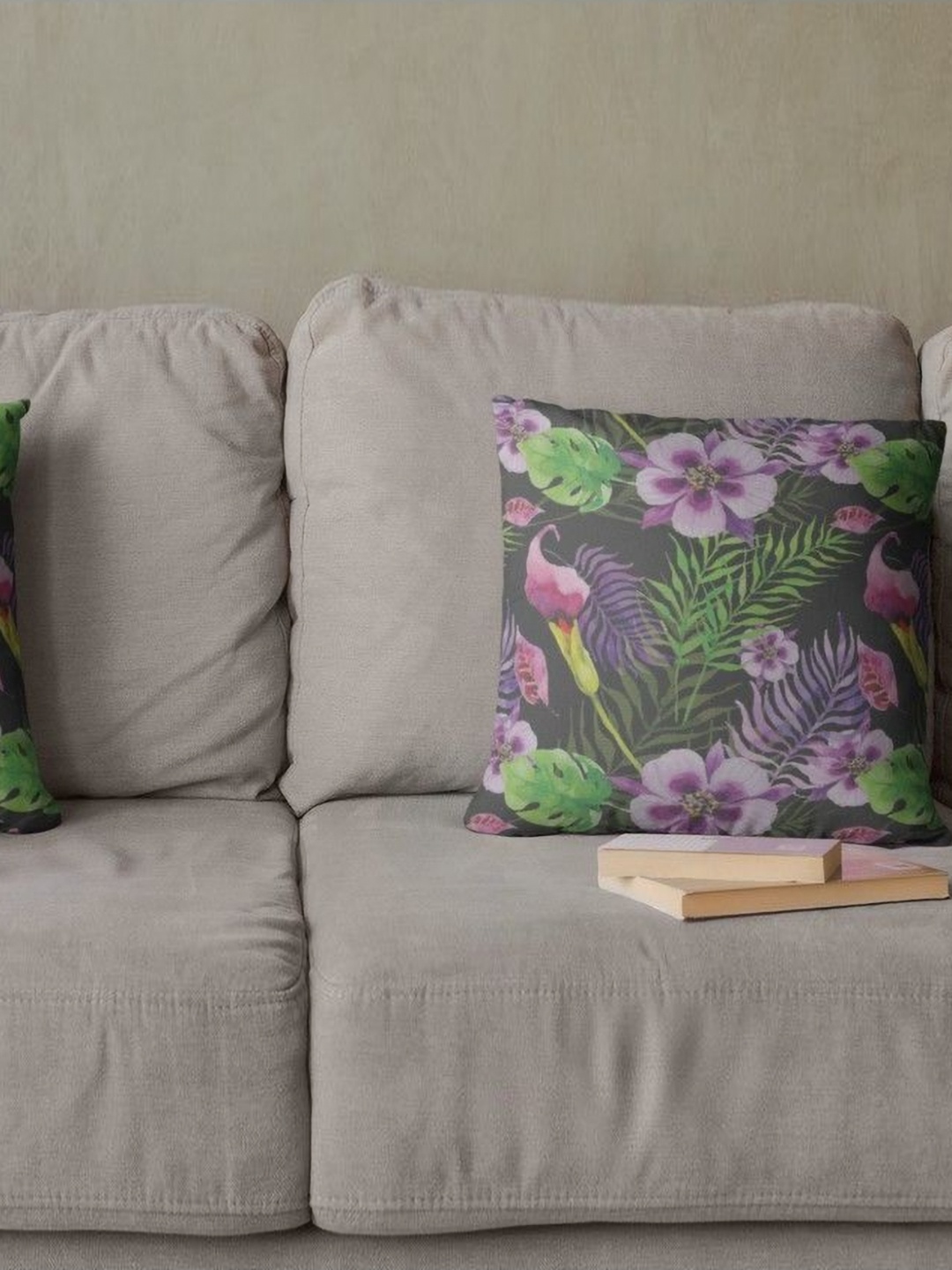 

THEYAYACAFE Black & Green 2 Pieces Floral Printed Velvet Square Cushion Covers