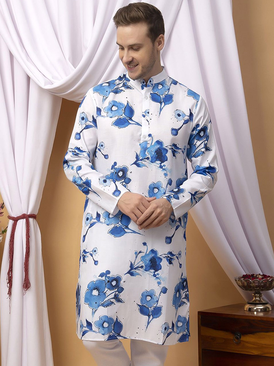 

Hangup Floral Printed Mandarin Collar Straight Kurta, White