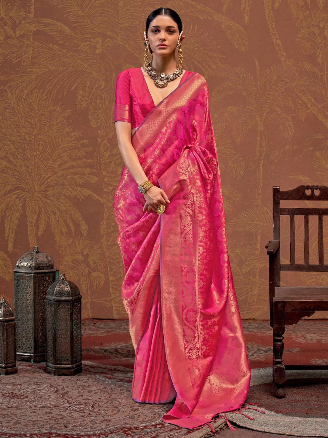 

Mitera Ethnic Motifs Woven Design Zari Kanjeevaram Saree, Pink
