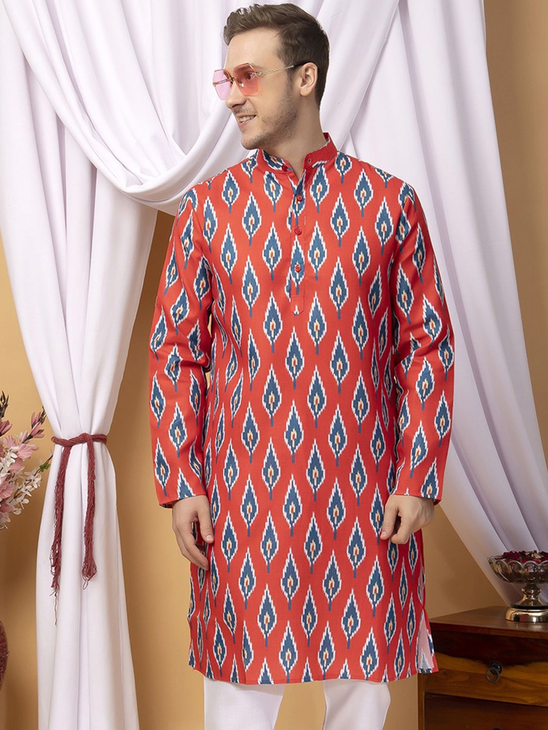 

Hangup Geometric Printed Mandarin Collar Straight Kurta, Red