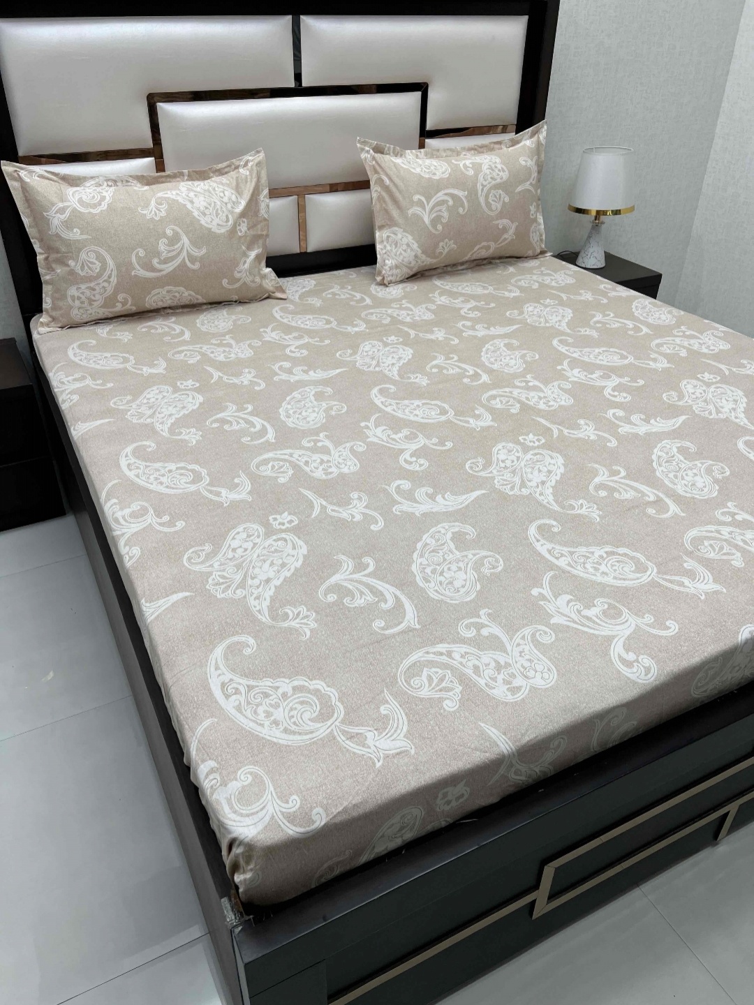 

Pure Decor Sapphire Brown Ethnic 240 TC Pure Cotton Fitted Super King Bedsheet Set