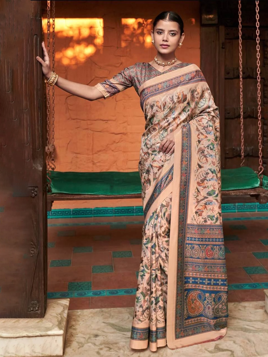 

Anaita Floral Silk Blend Saree, Cream