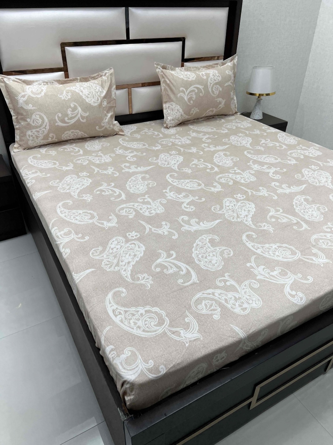 

Pure Decor Brown Ethnic Motifs Printed Pure Cotton 350 TC King Bedsheet & 2 Pillow Covers