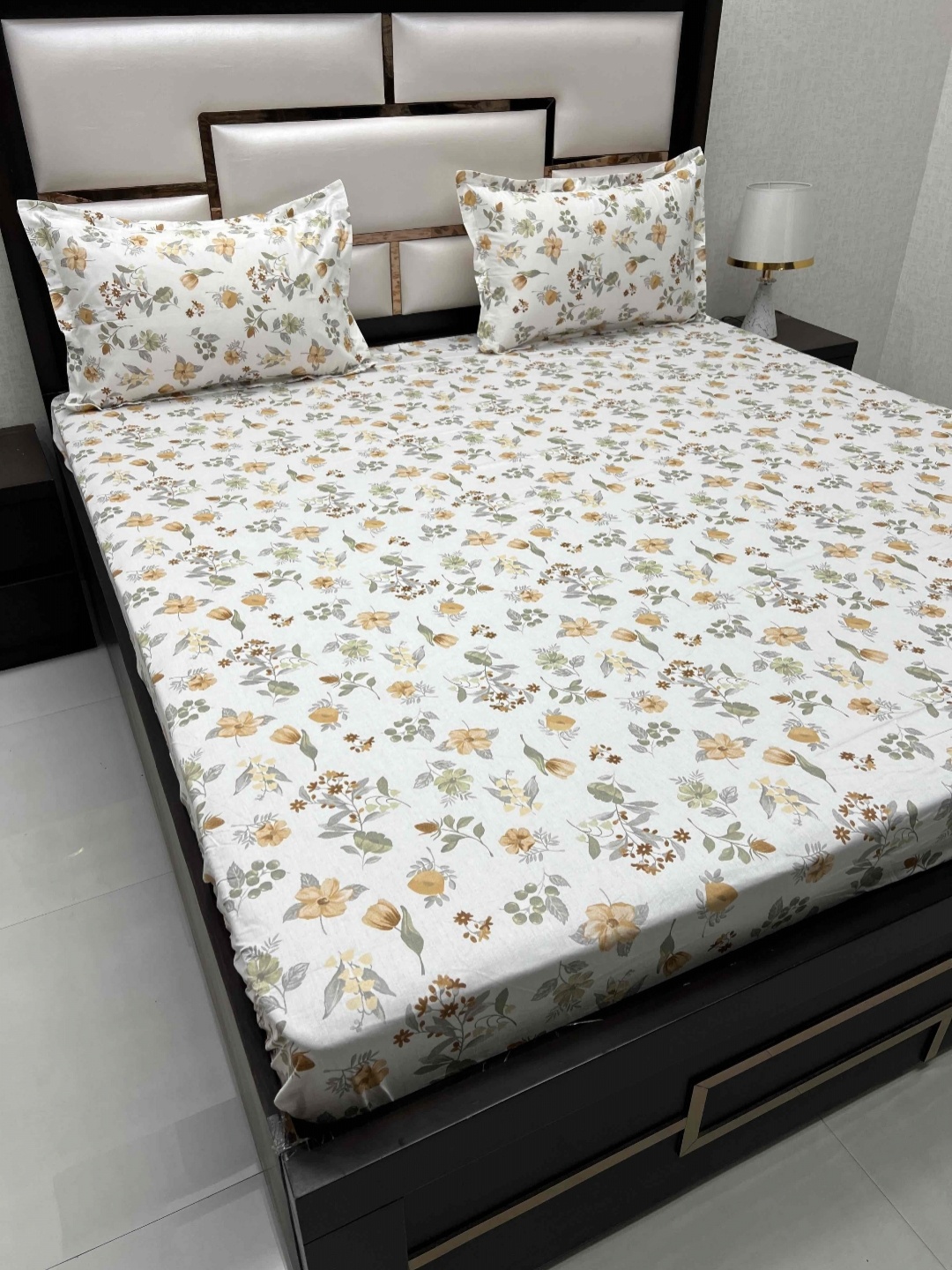 

Pure Decor royal velar White Floral Pure Cotton 250 TC King Bedsheet with 2 Pillow Covers