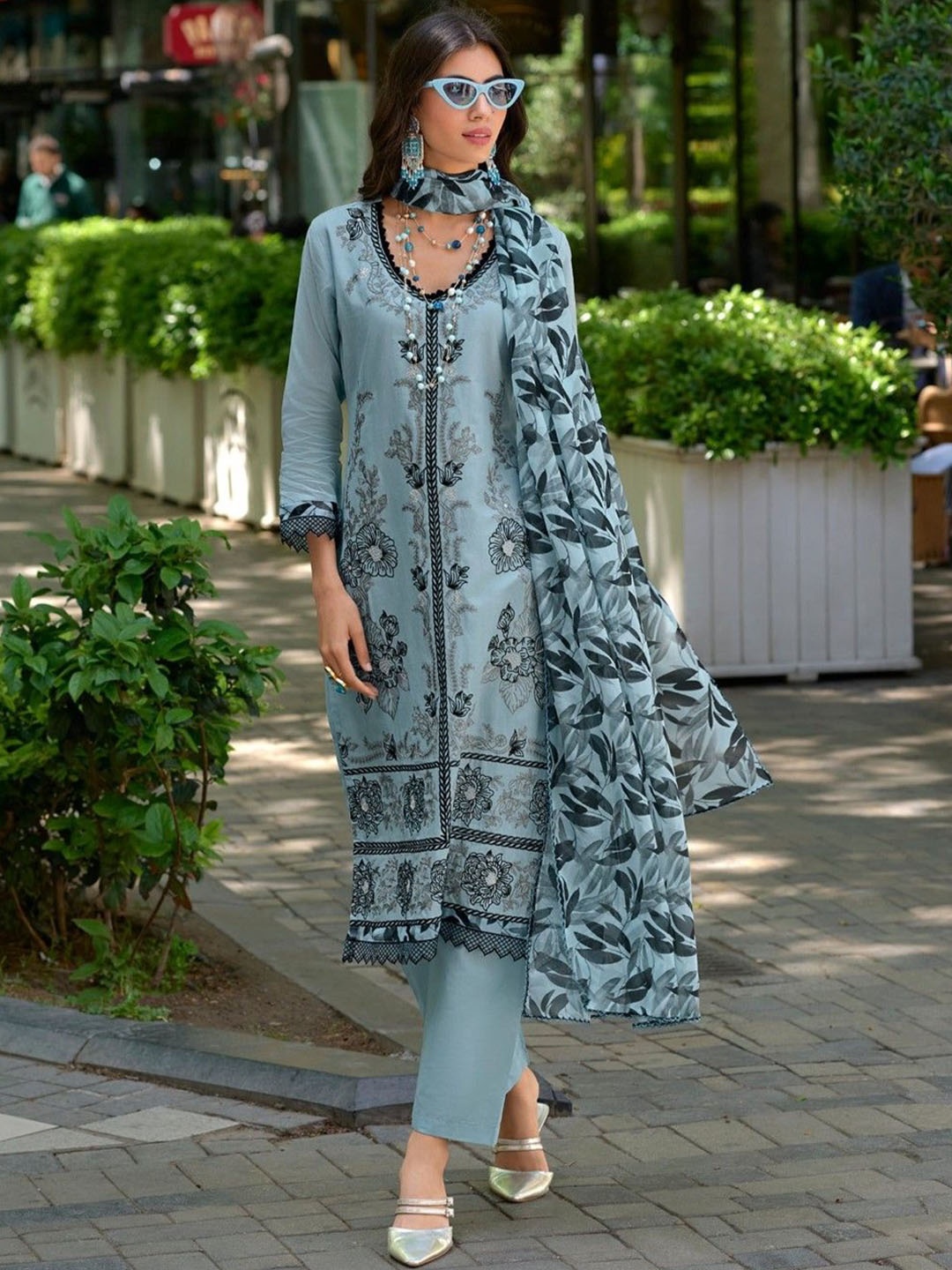 

AUTUMN LANE Floral Printed Pure Cotton A-Line Kurta With Trouser & Dupatta, Blue
