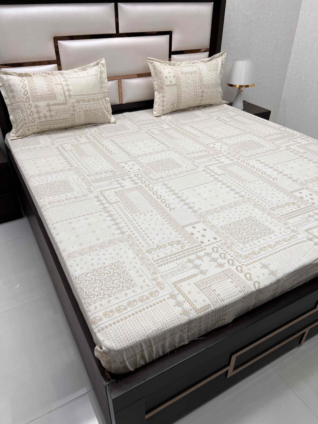 

Pure Decor Cream Colored Ethnic Motifs Pure Cotton 350 TC King Bedsheet & 2 Pillow Covers