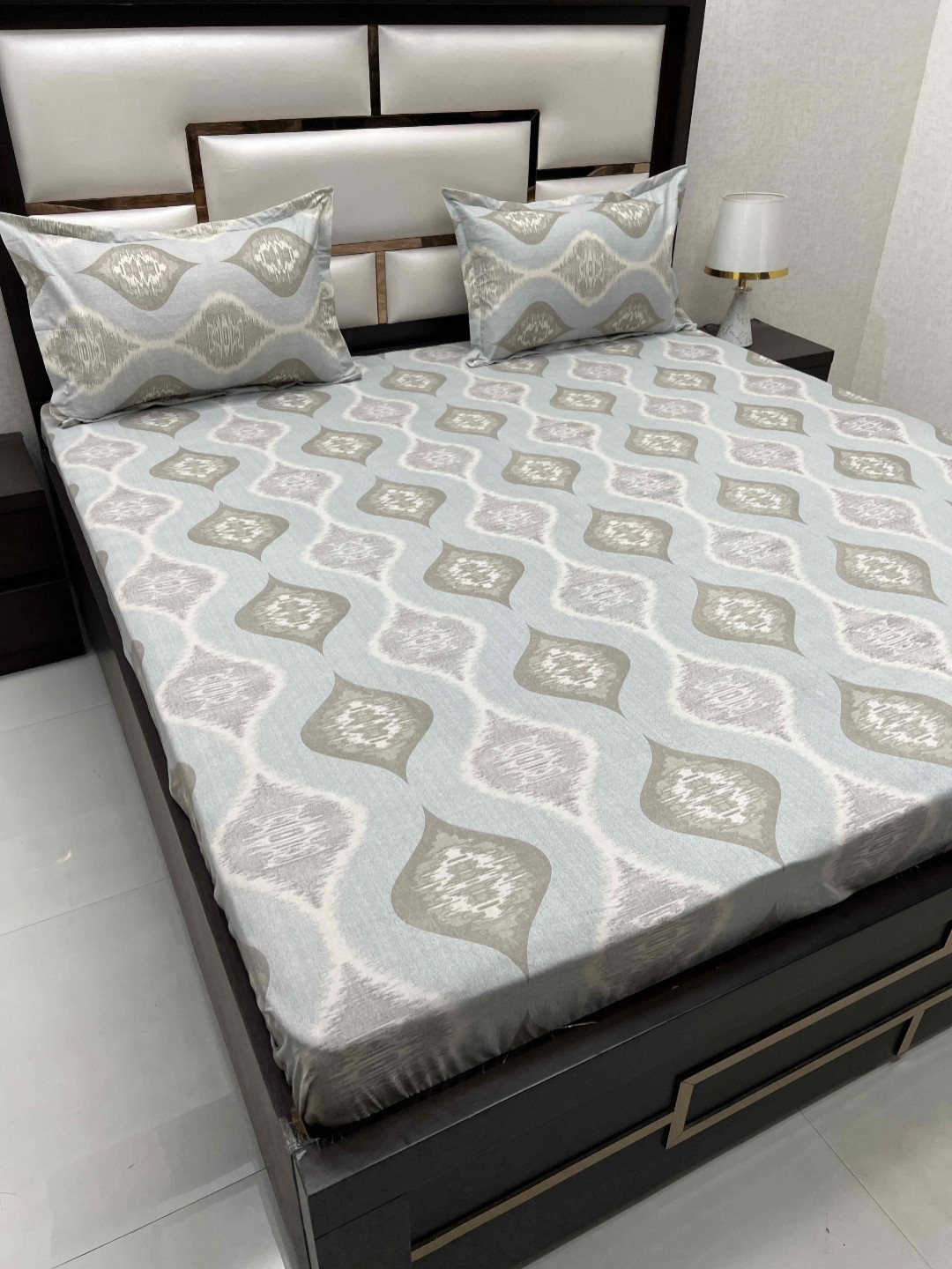 

Pure Decor Ruby Blue Printed Fitted 330 TC Pure Cotton King Bedsheet with 2 Pillow Covers