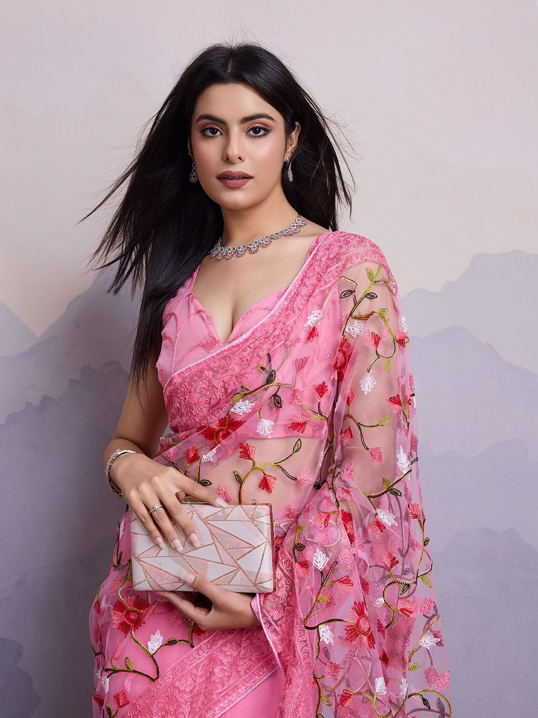 

VAIRAGEE Floral Embroidered Net Saree, Pink