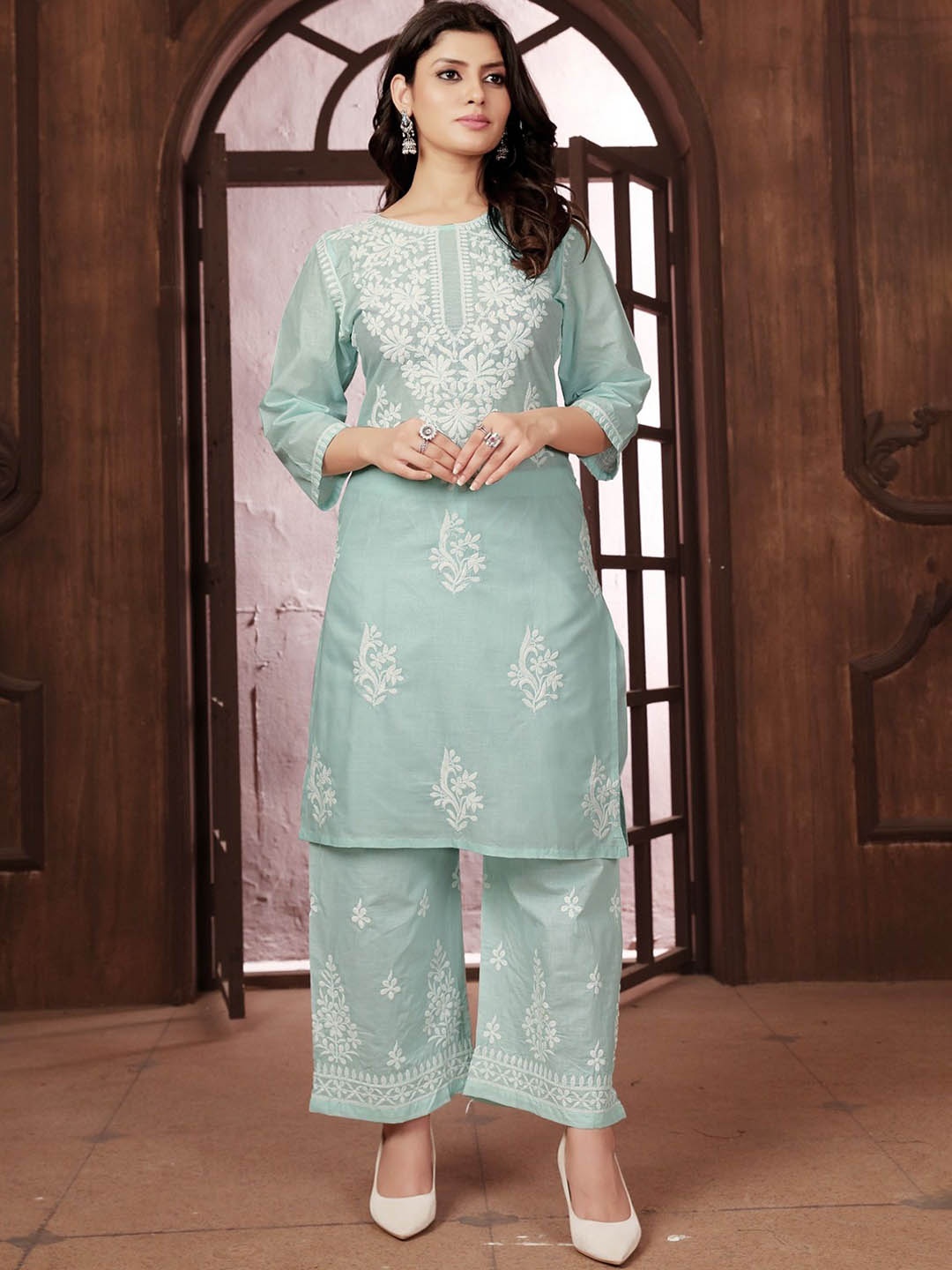 

APNISHA Ethnic Motifs Embroidered Regular Thread Work Cotton Straight Kurta with Palazzos, Sea green