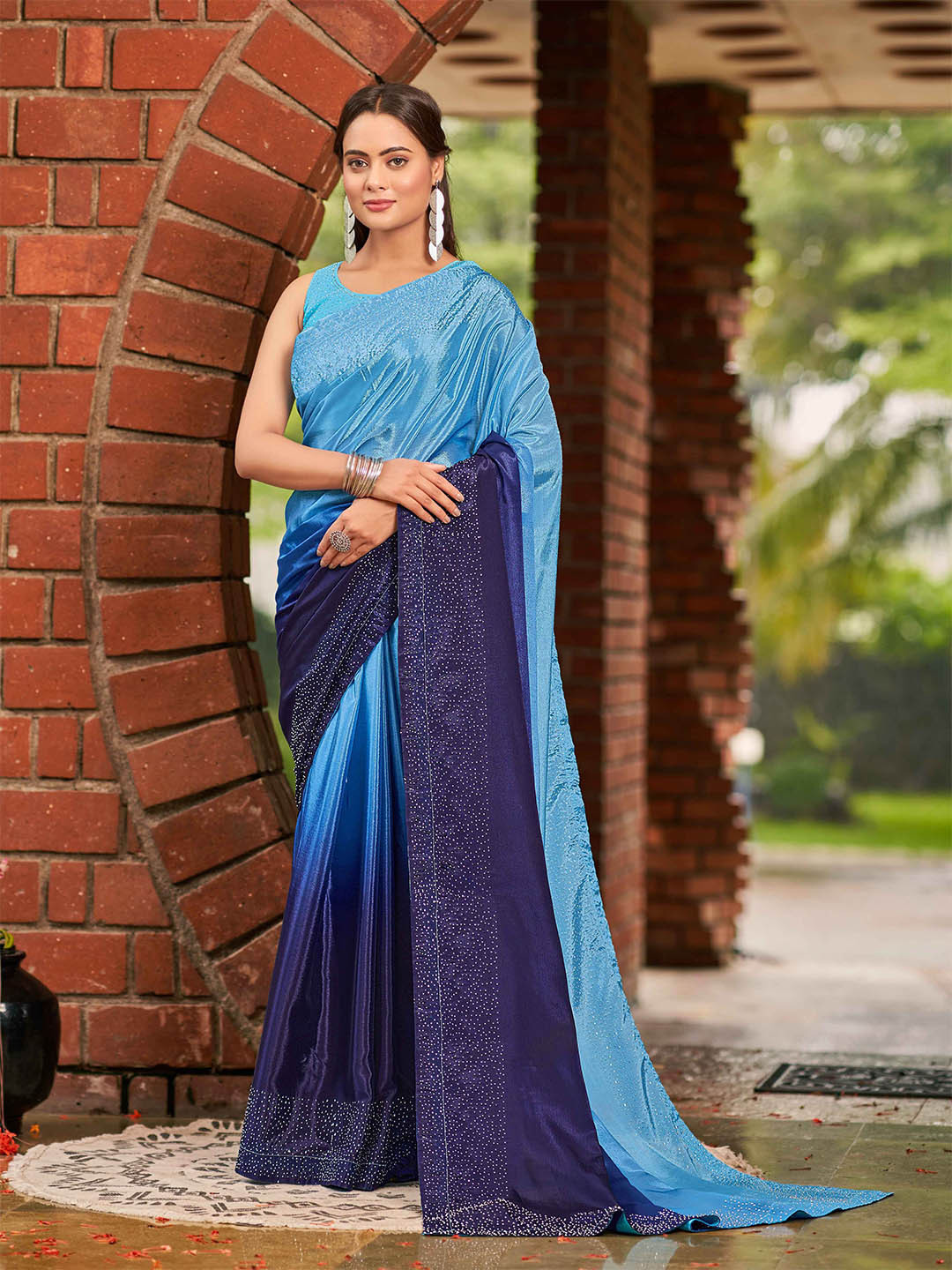 

Zeekha Ombre Beads and Stones Pure Chiffon Heavy Work Kanjeevaram Saree, Blue