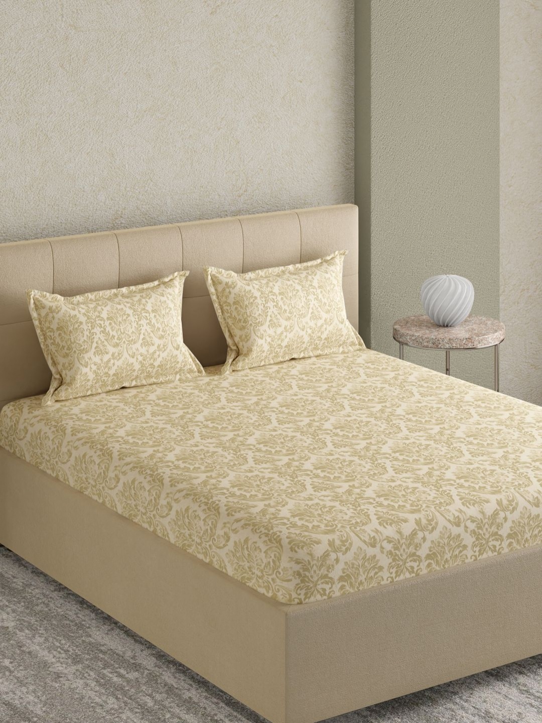 

GM Cream-Coloured & Beige Floral 300 TC King Bedsheet with 2 Pillow Covers