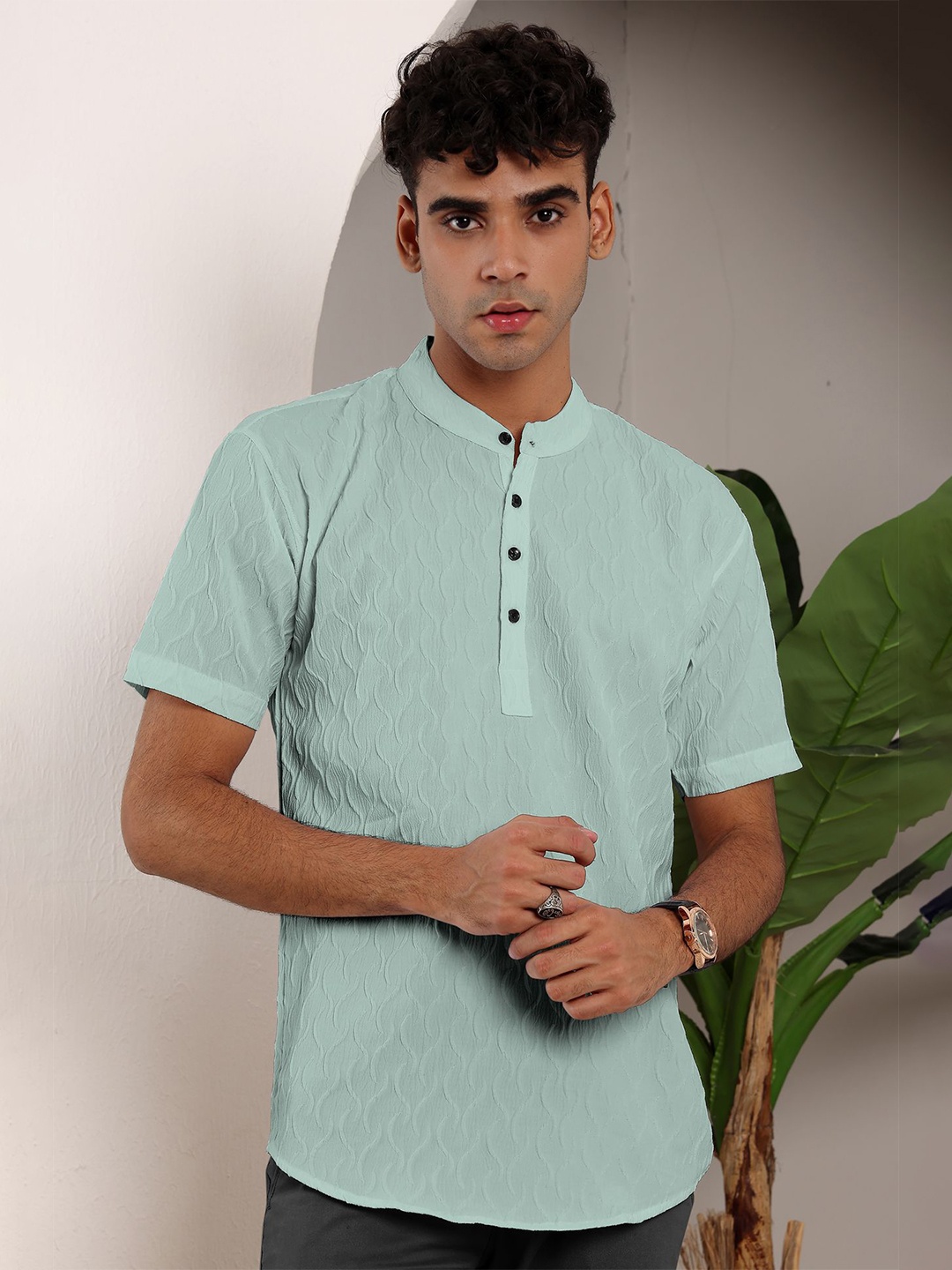 

Wuxi Men Relaxed Mandarin Collar Textured Casual Shirt, Sea green