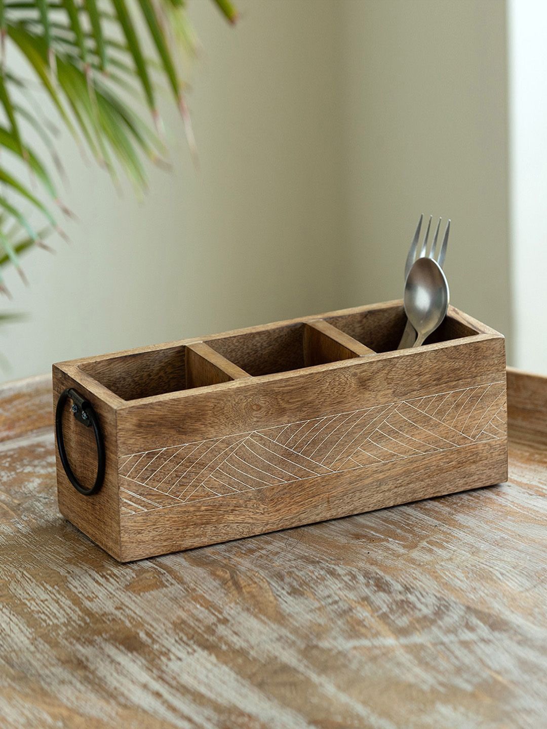 

ExclusiveLane Brown Waved Pattern Wooden Rectangle Cutlery Holder