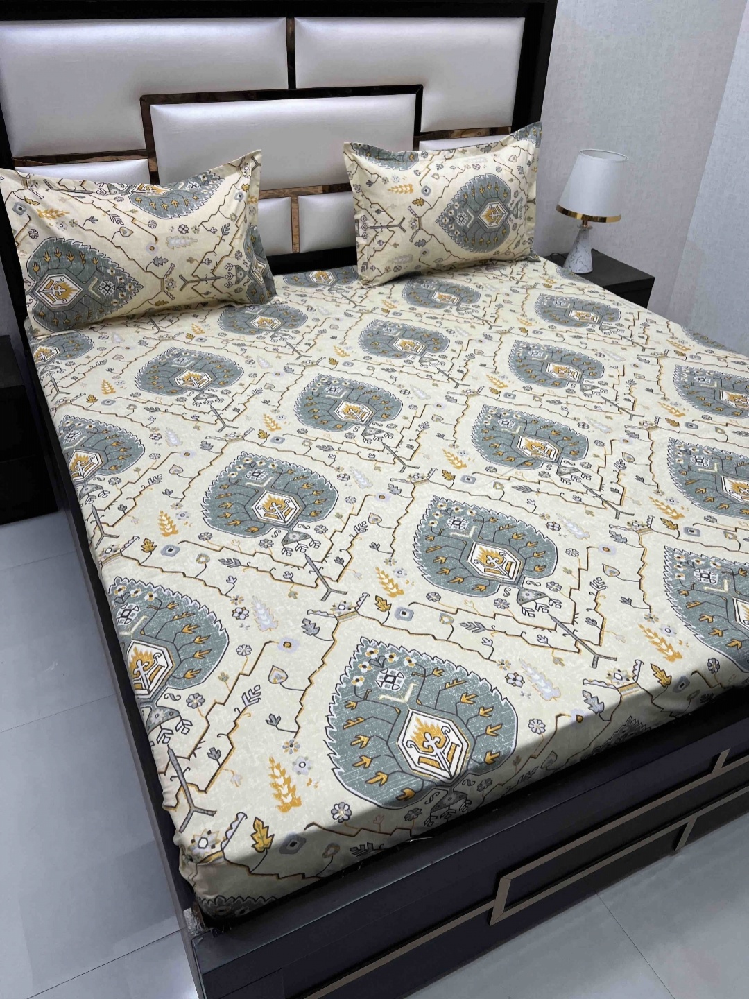

Pure Decor Amulya Cream-Coloured Printed 350 TC Microfiber Double Queen Bedsheet Set