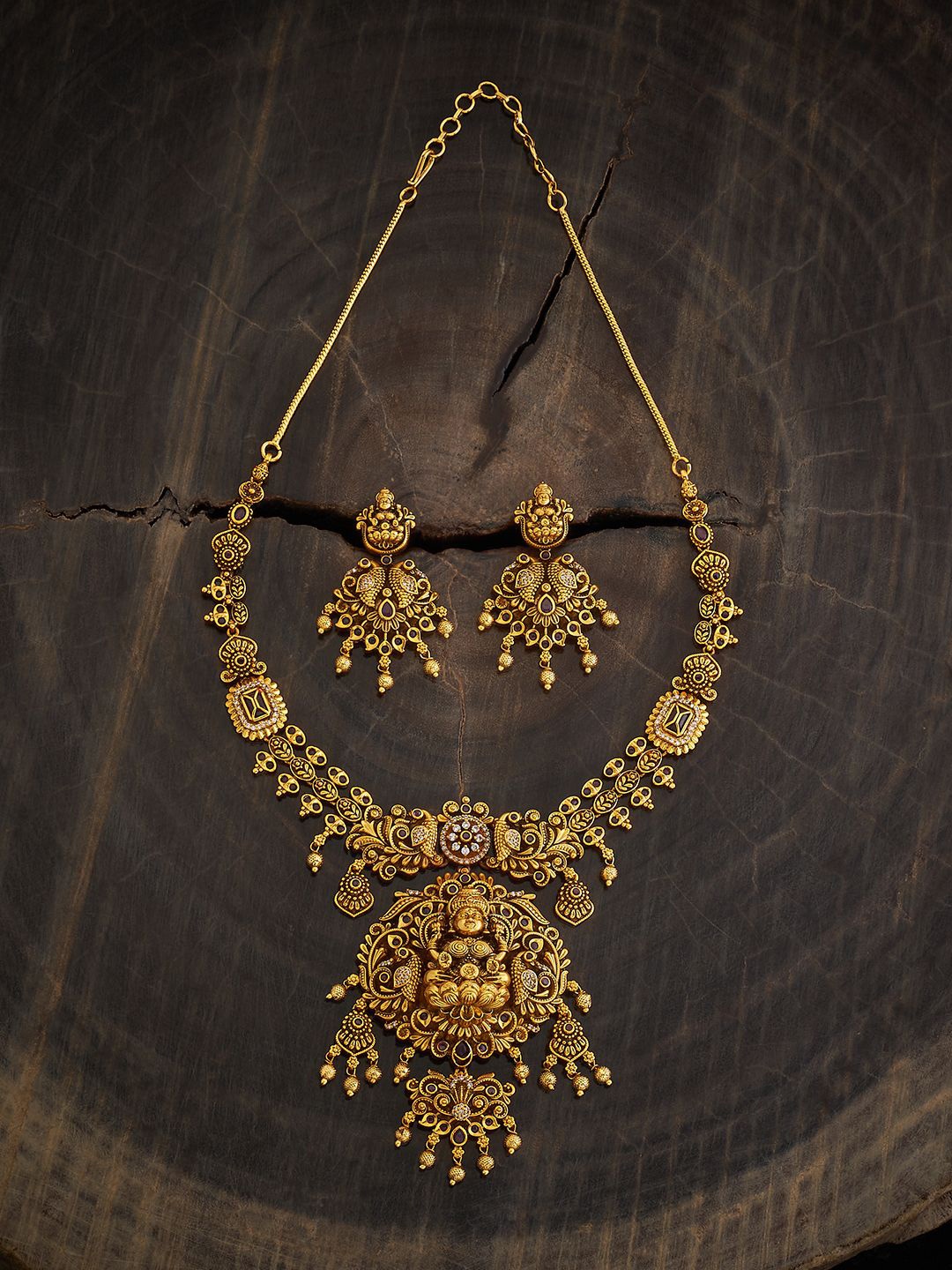 

Kushal's Fashion Jewellery Gold-Plated Stones-Studded Jewellery Set