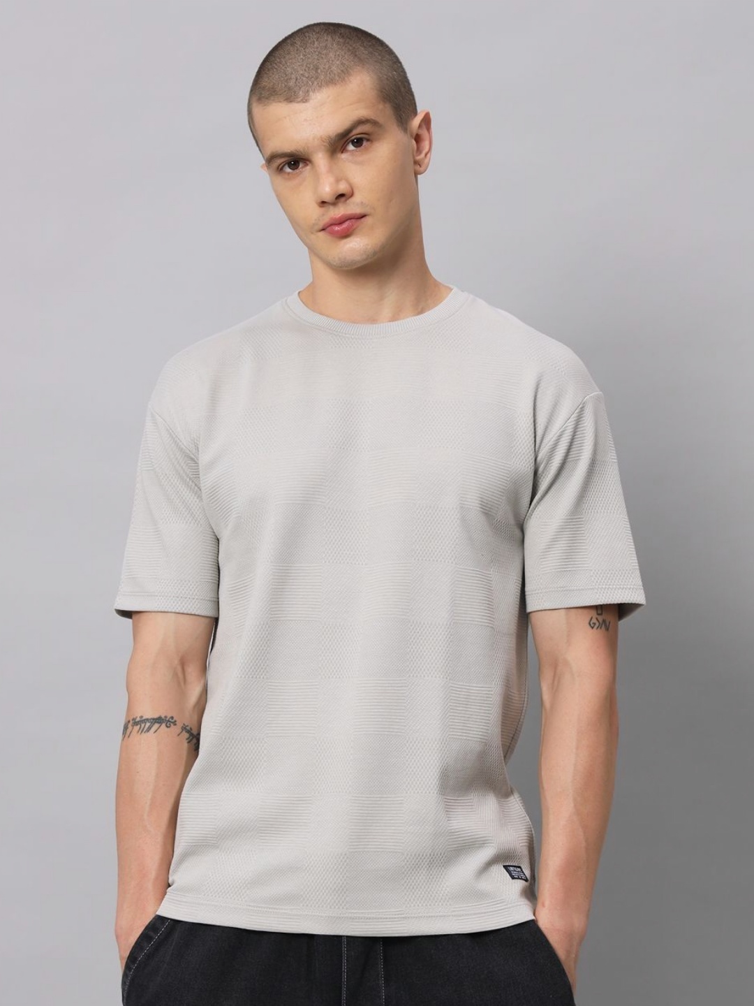 

URBAN TRAIL Men Solid Round Neck Cotton T-shirt, Grey