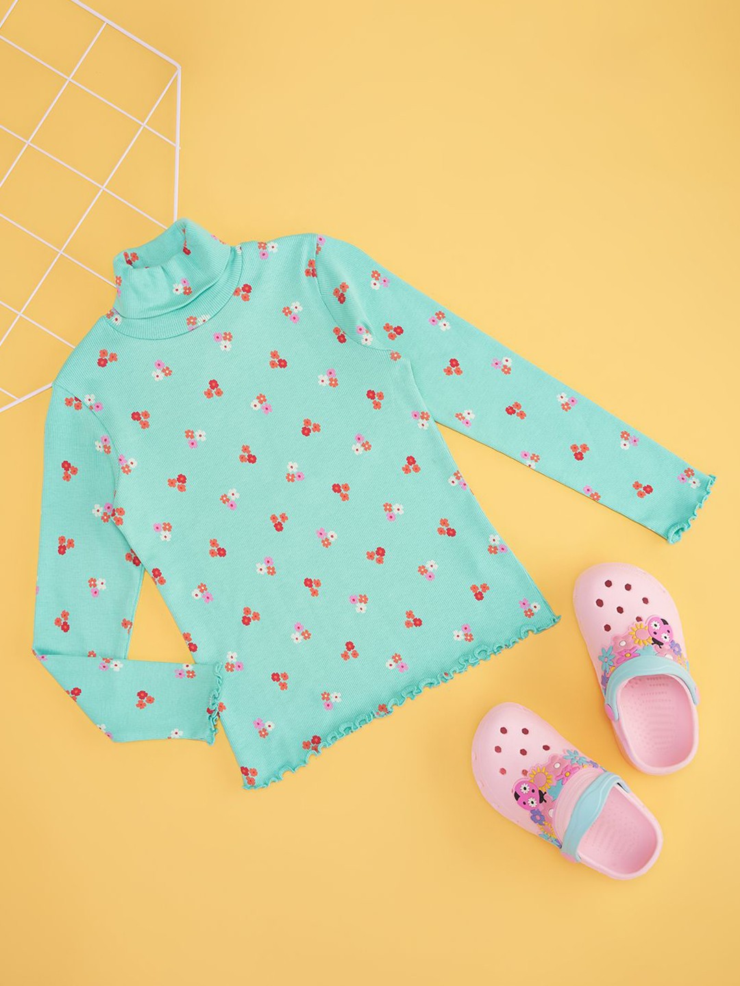 

Pantaloons Junior Girls Floral Printed Turtle Neck Sweatshirt, Green