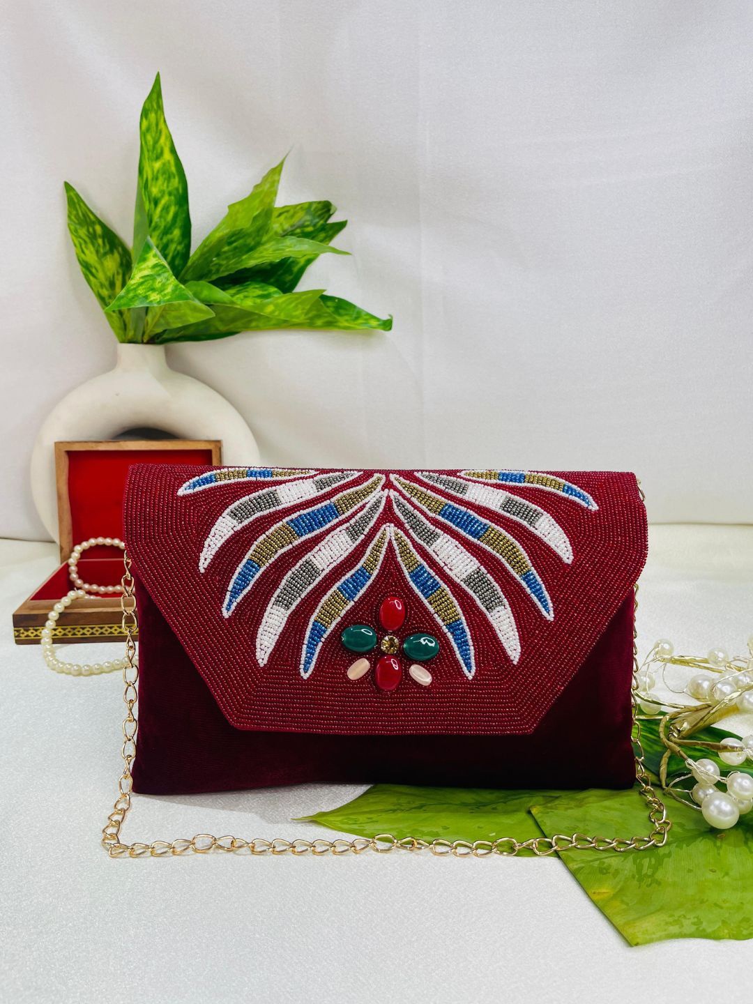 

trendy crafts Embellished Purse Clutch, Red