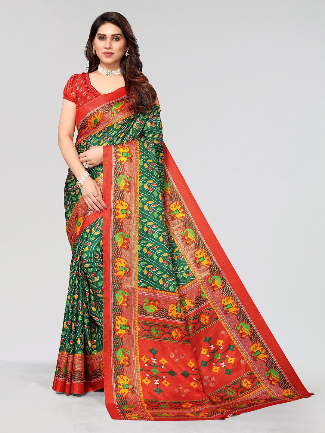 

VIRICA Floral Printed Saree, Green