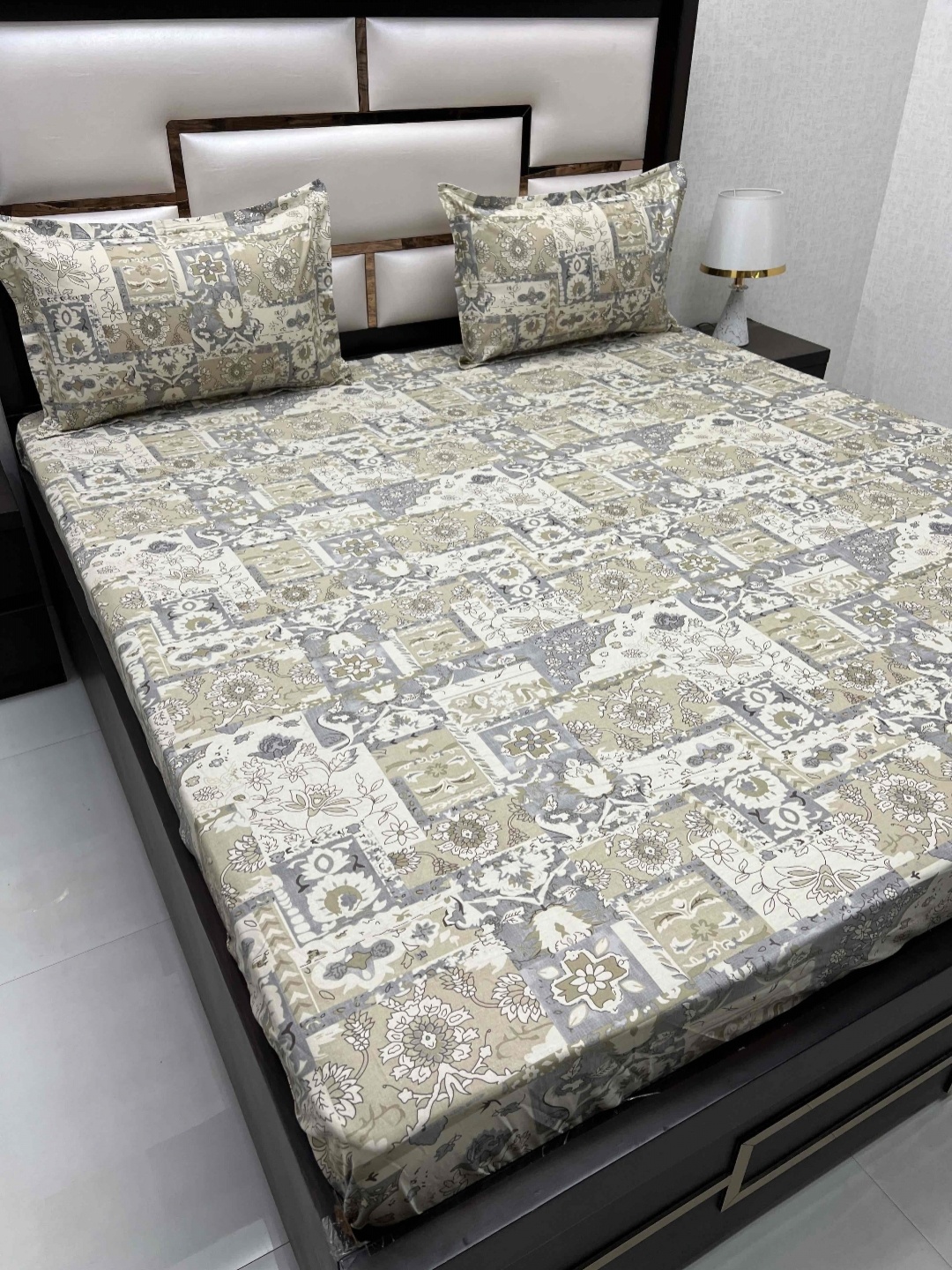

Pure Decor Sapphire Green Printed 350TC Pure Cotton Fitted King Bedsheet & 2 Pillow Covers