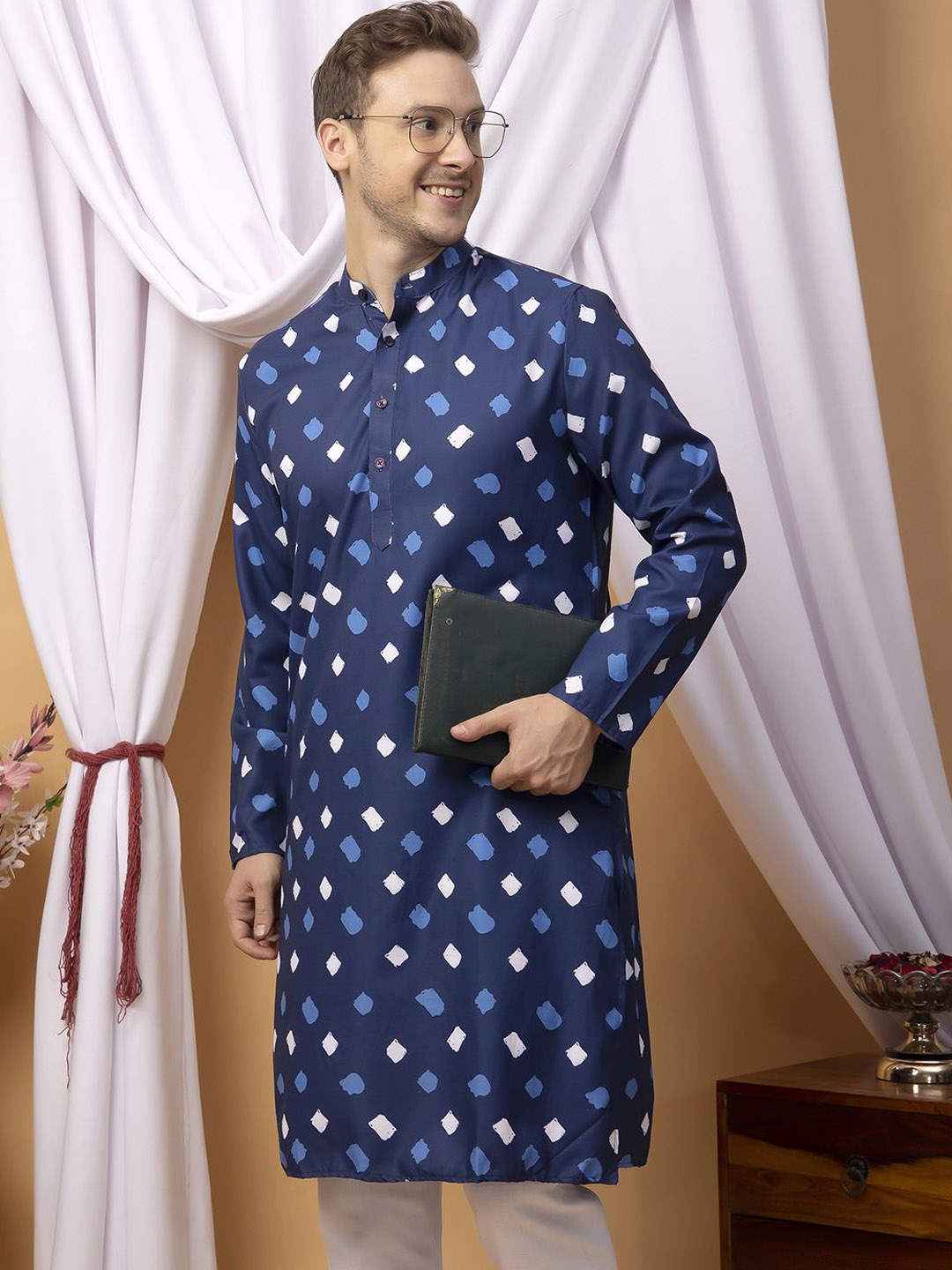 

Hangup Geometric Printed Mandarin Collar Straight Kurta, Blue